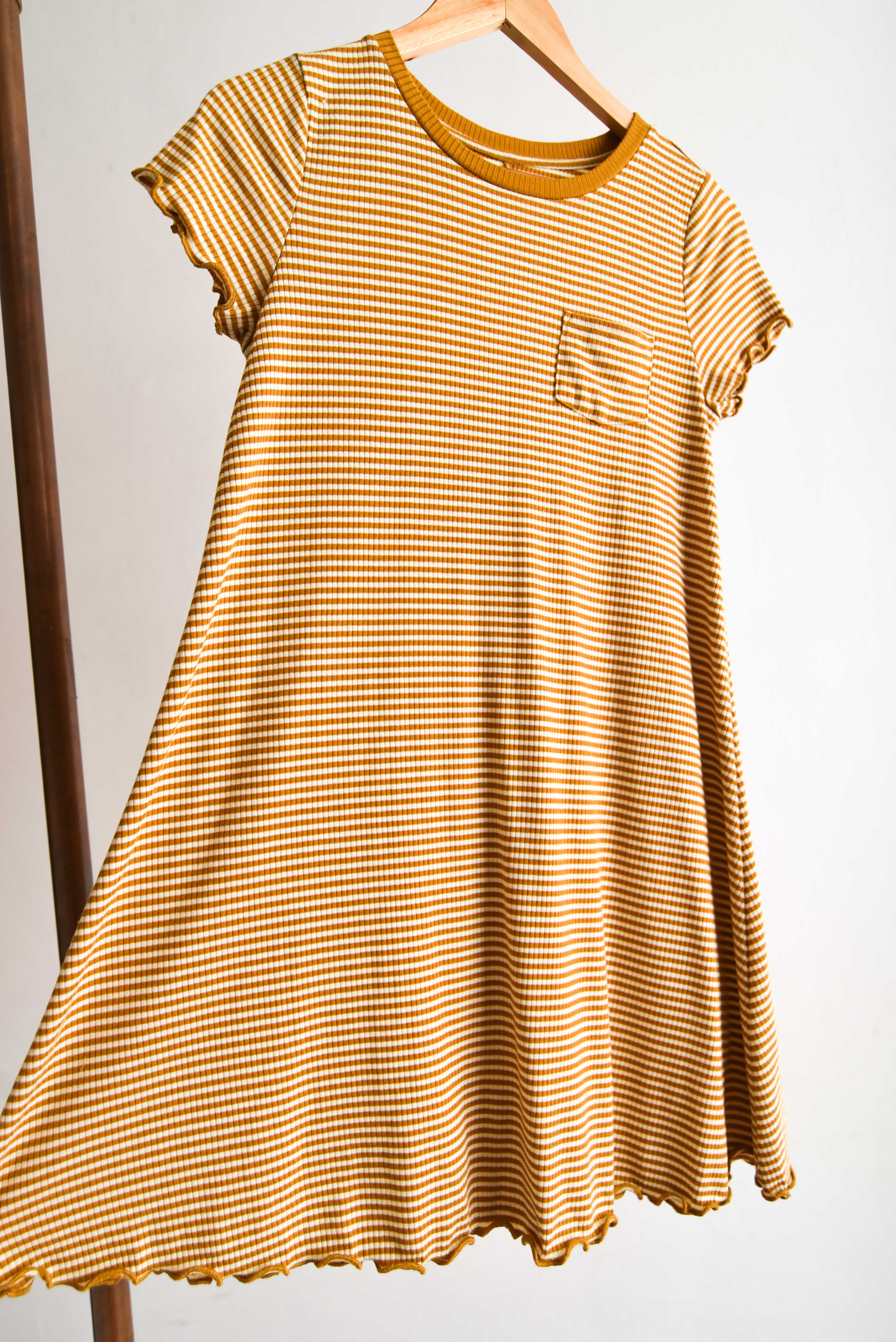 Vestido rayado mostaza