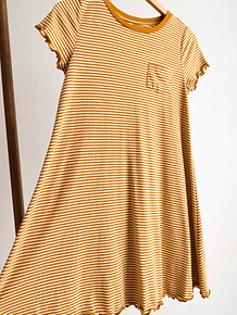 Vestido rayado mostaza