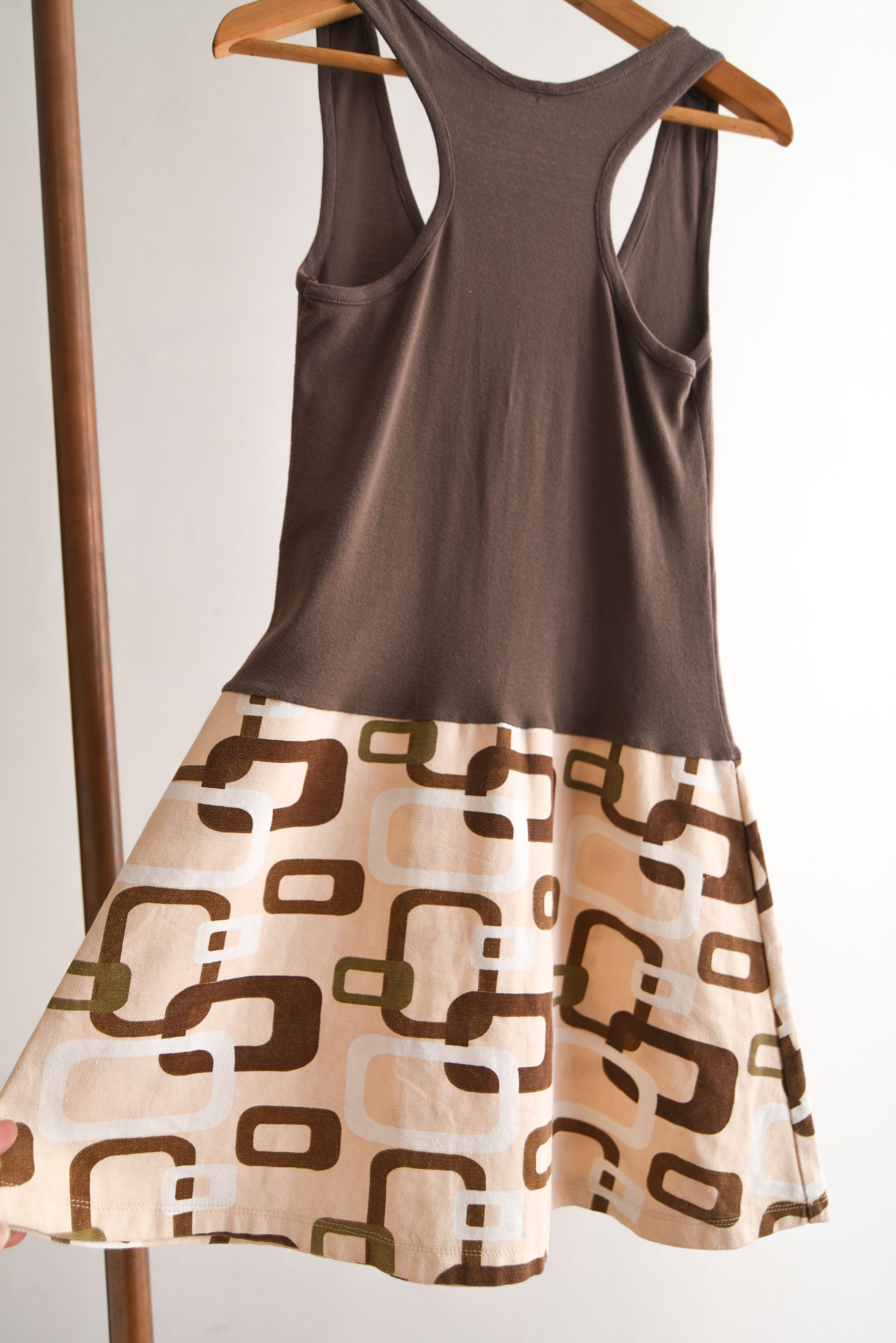 Vestido café retro vibes