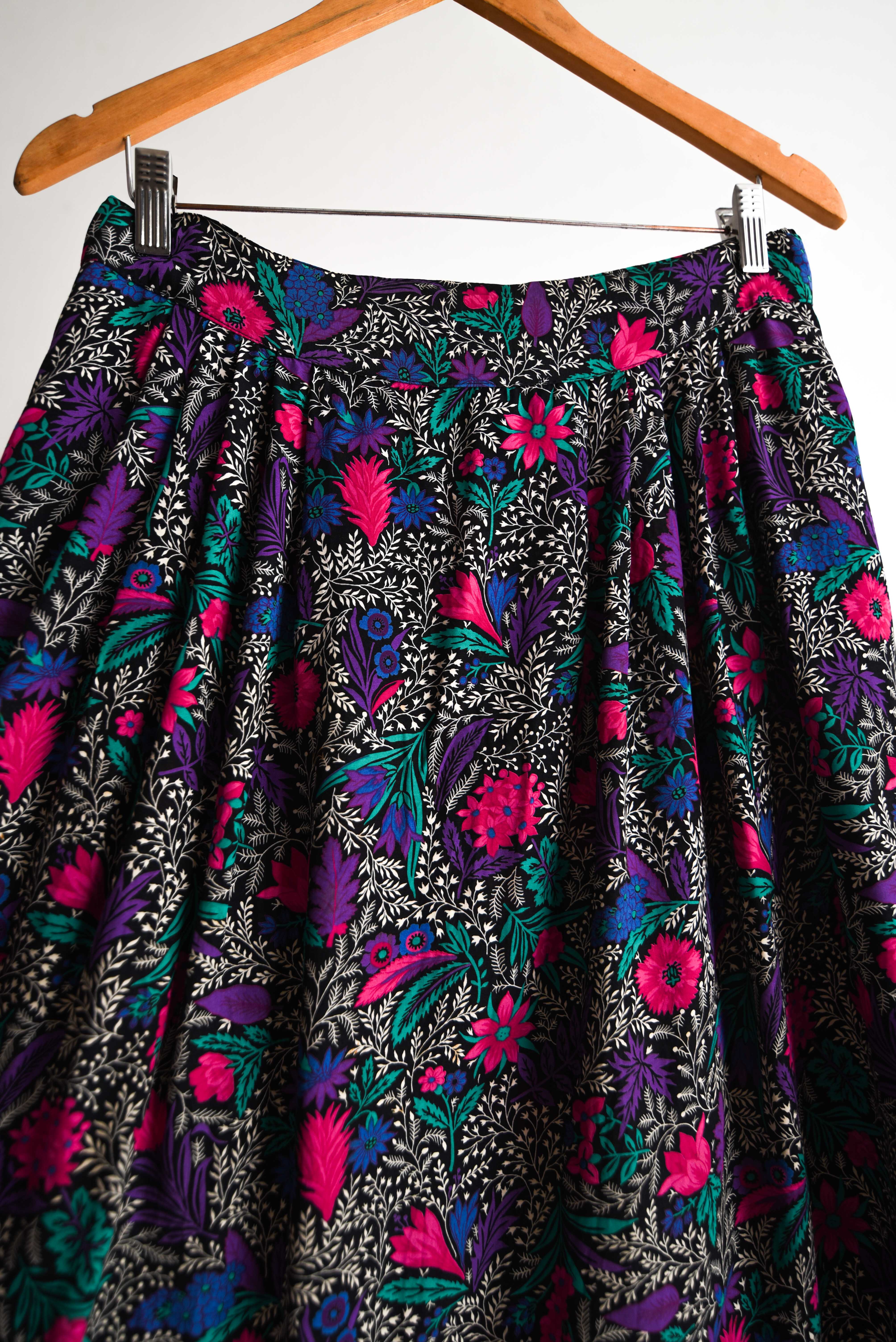 Falda midi vintage floral