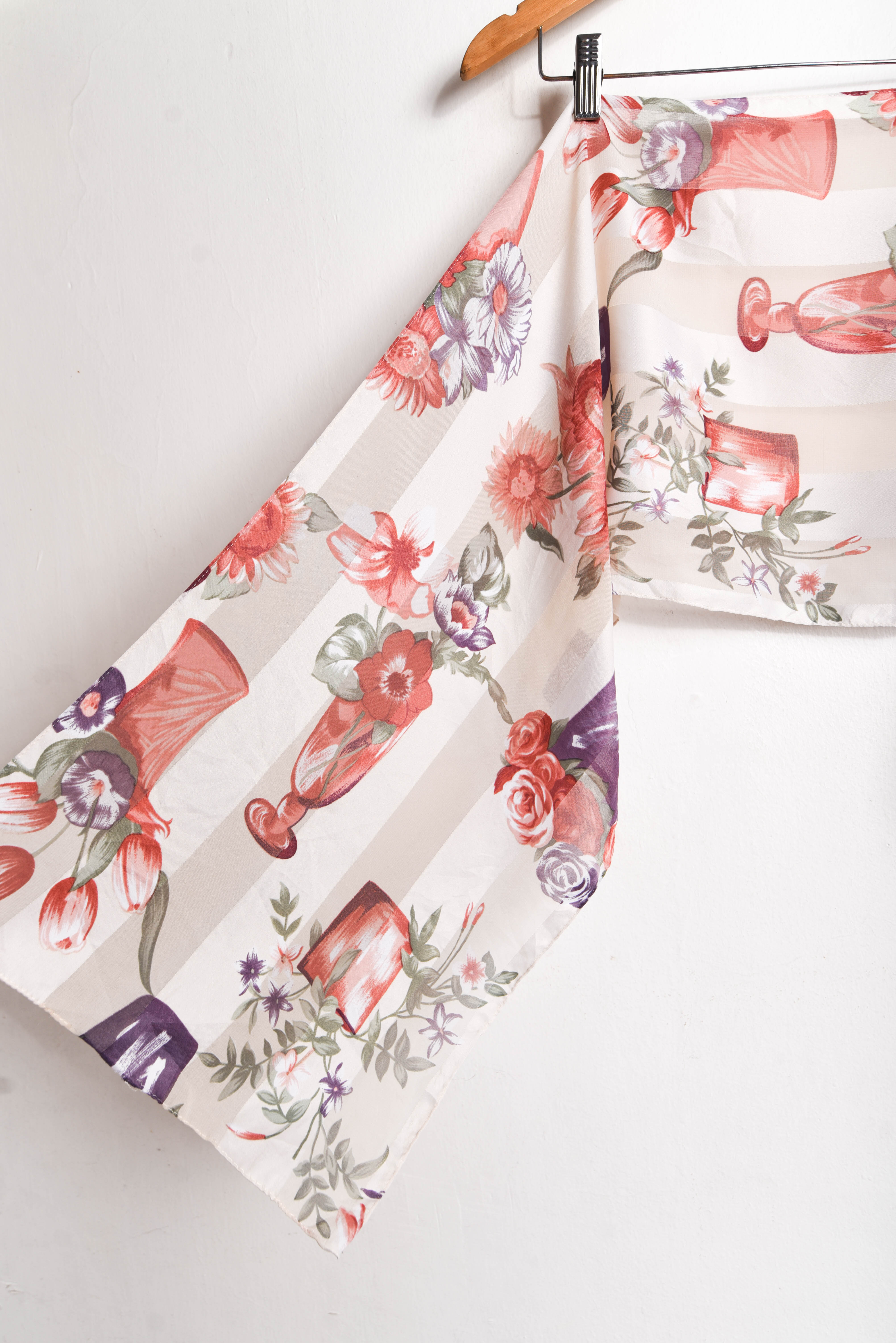 Pañuelo macetas y flores