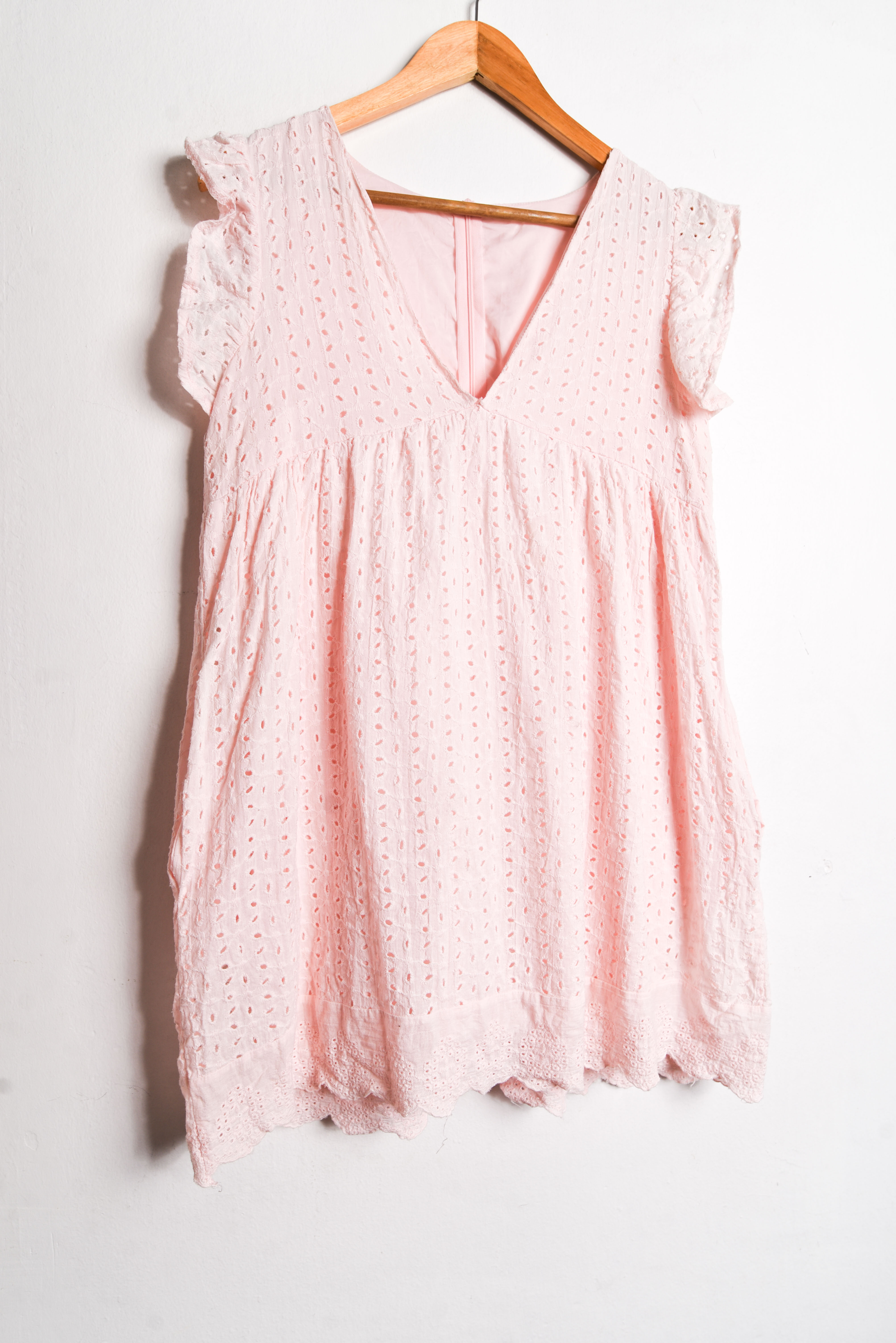 Vestido rosa pastel broderie