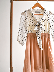 Vestido nude marfil lunares