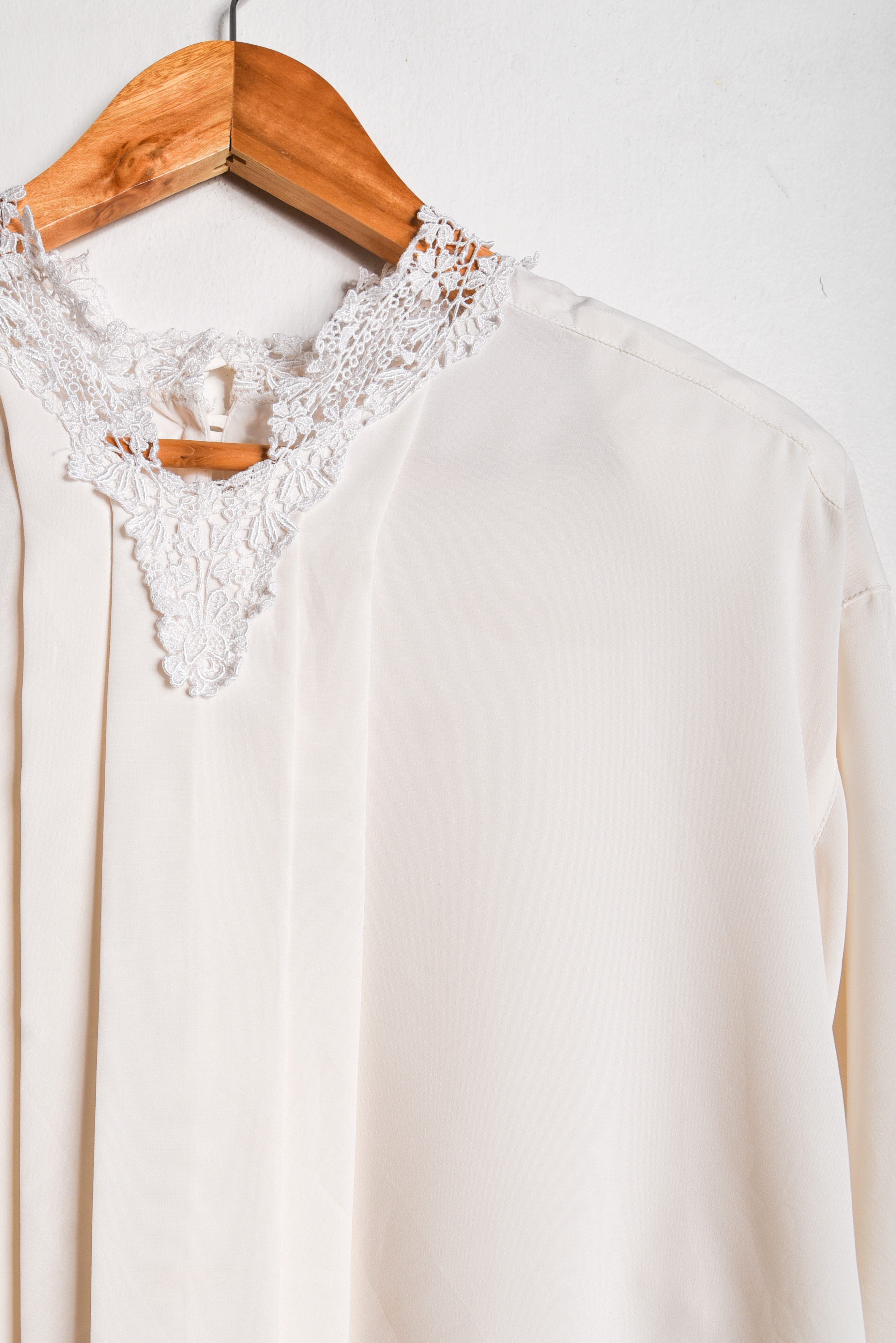 Blusa marfil plisada vintage