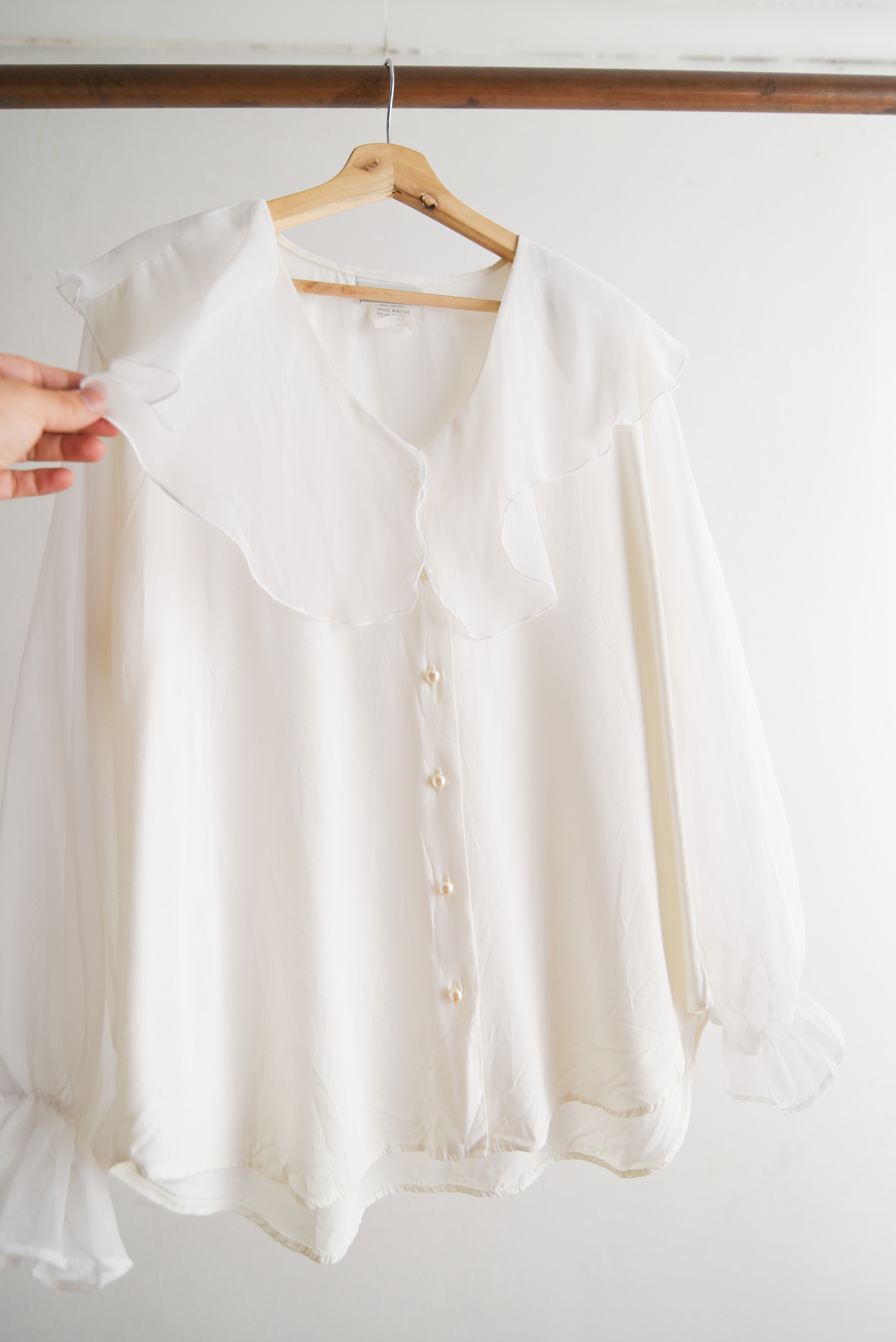 Blusa marfil cuellito bobo vintage