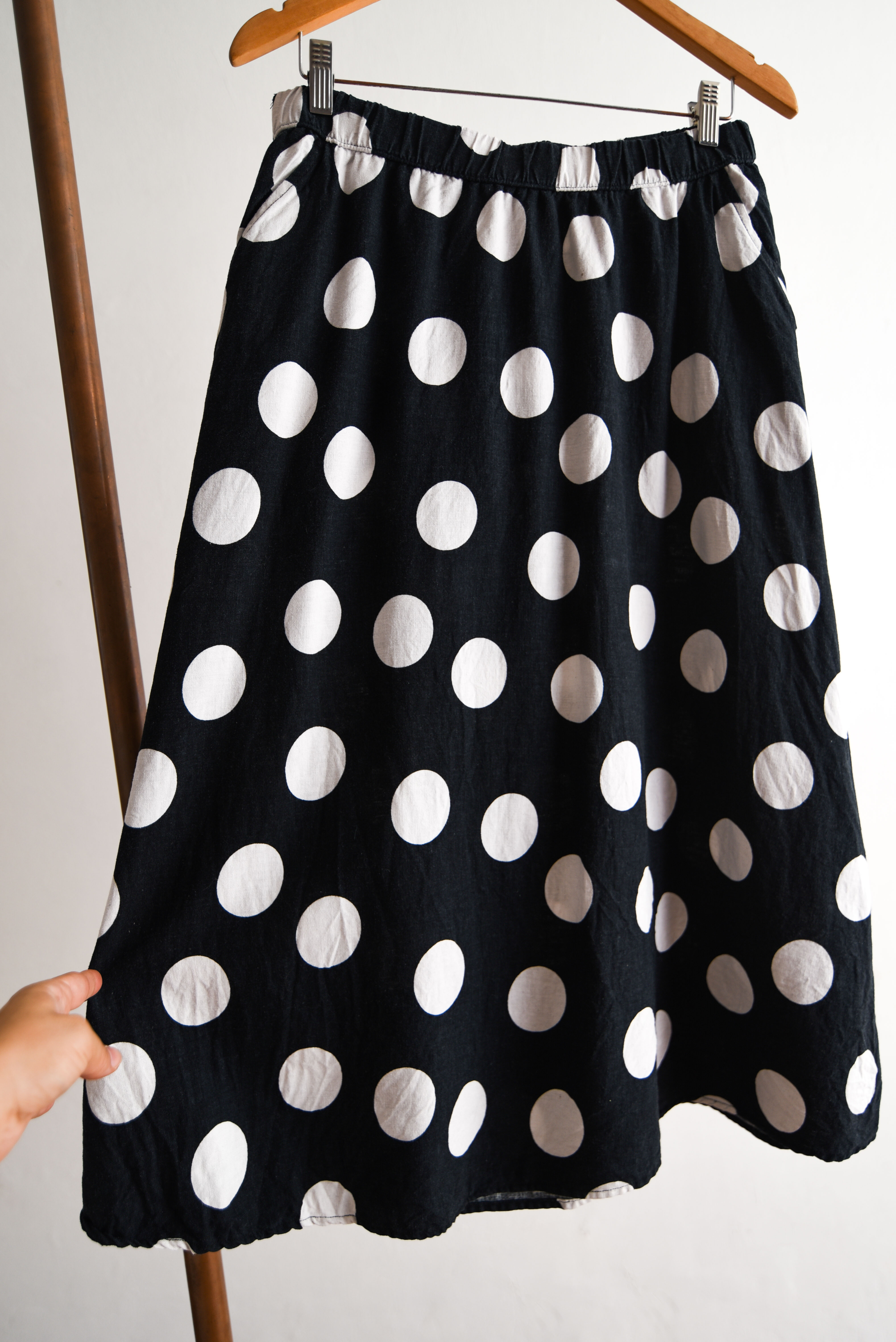 Falda lino b&w lunares