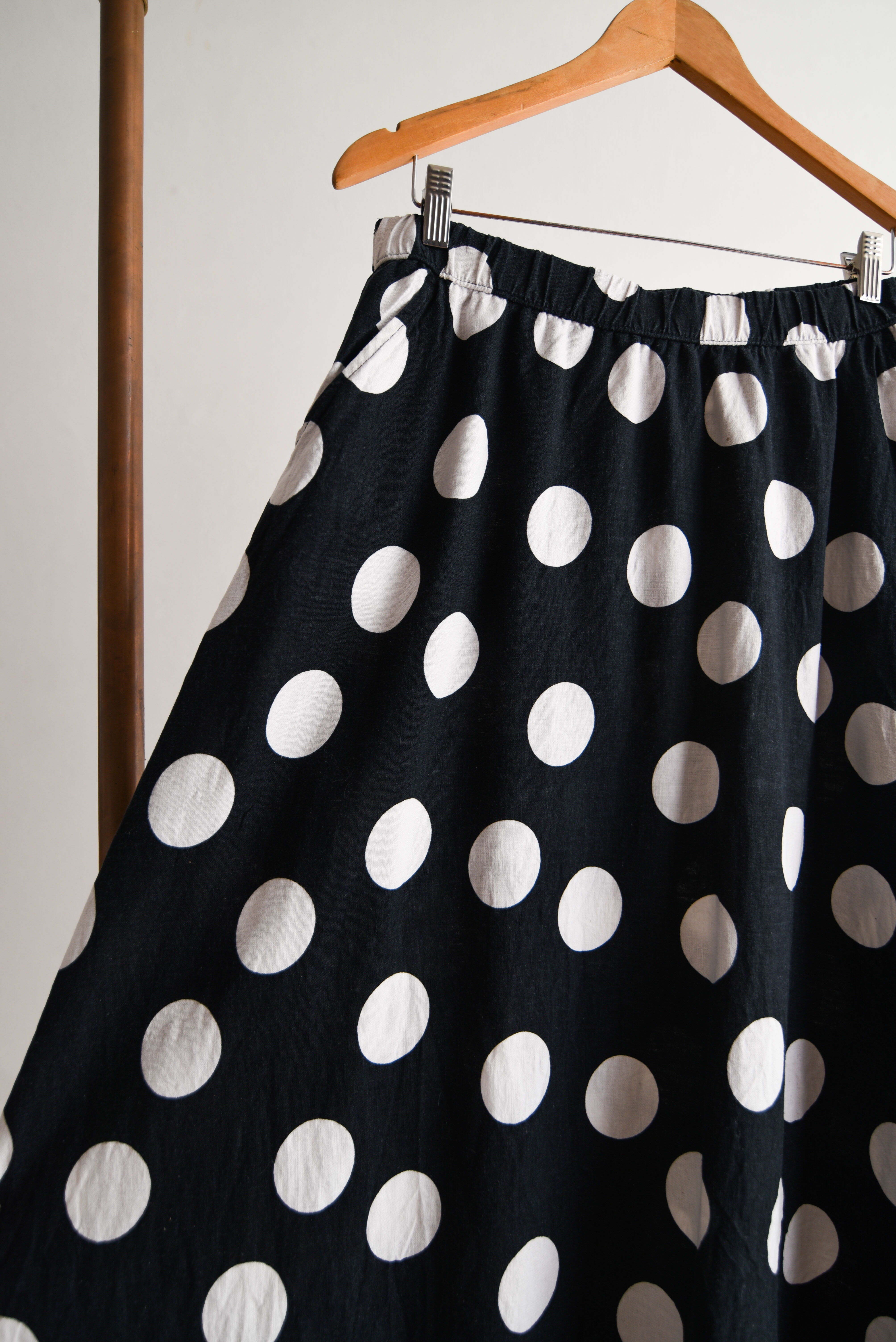 Falda lino b&w lunares