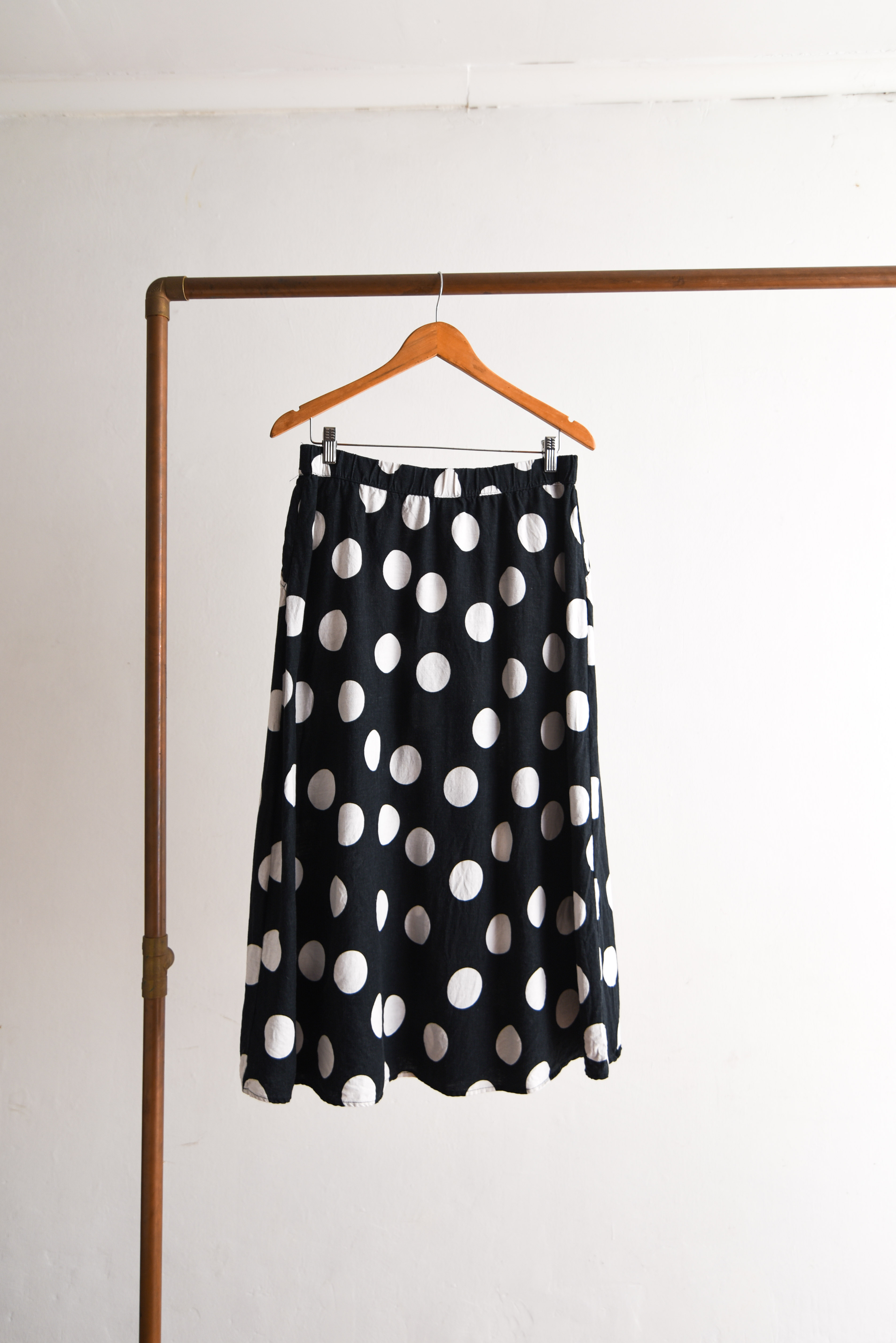 Falda lino b&w lunares