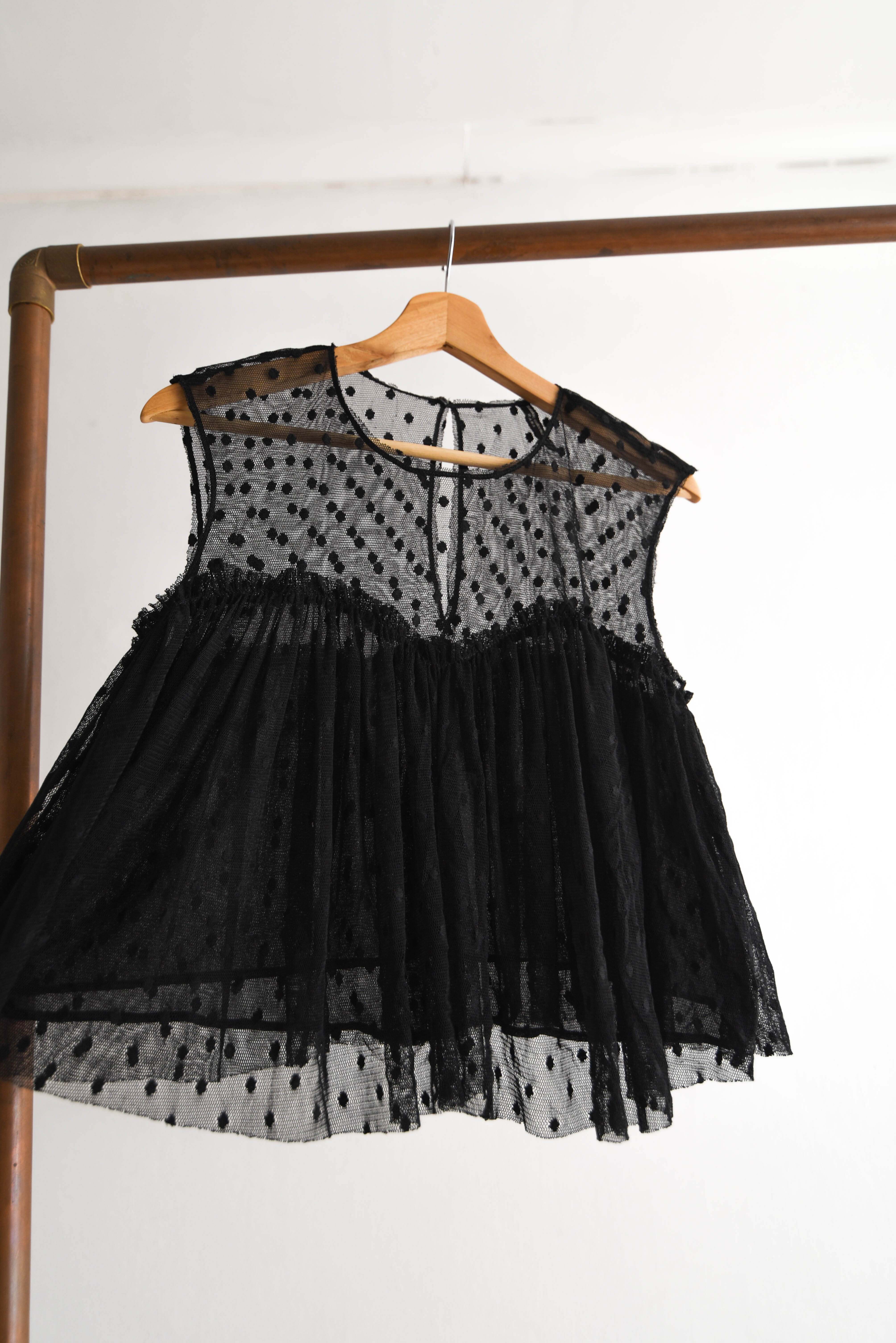 Blusa negra mesh dots