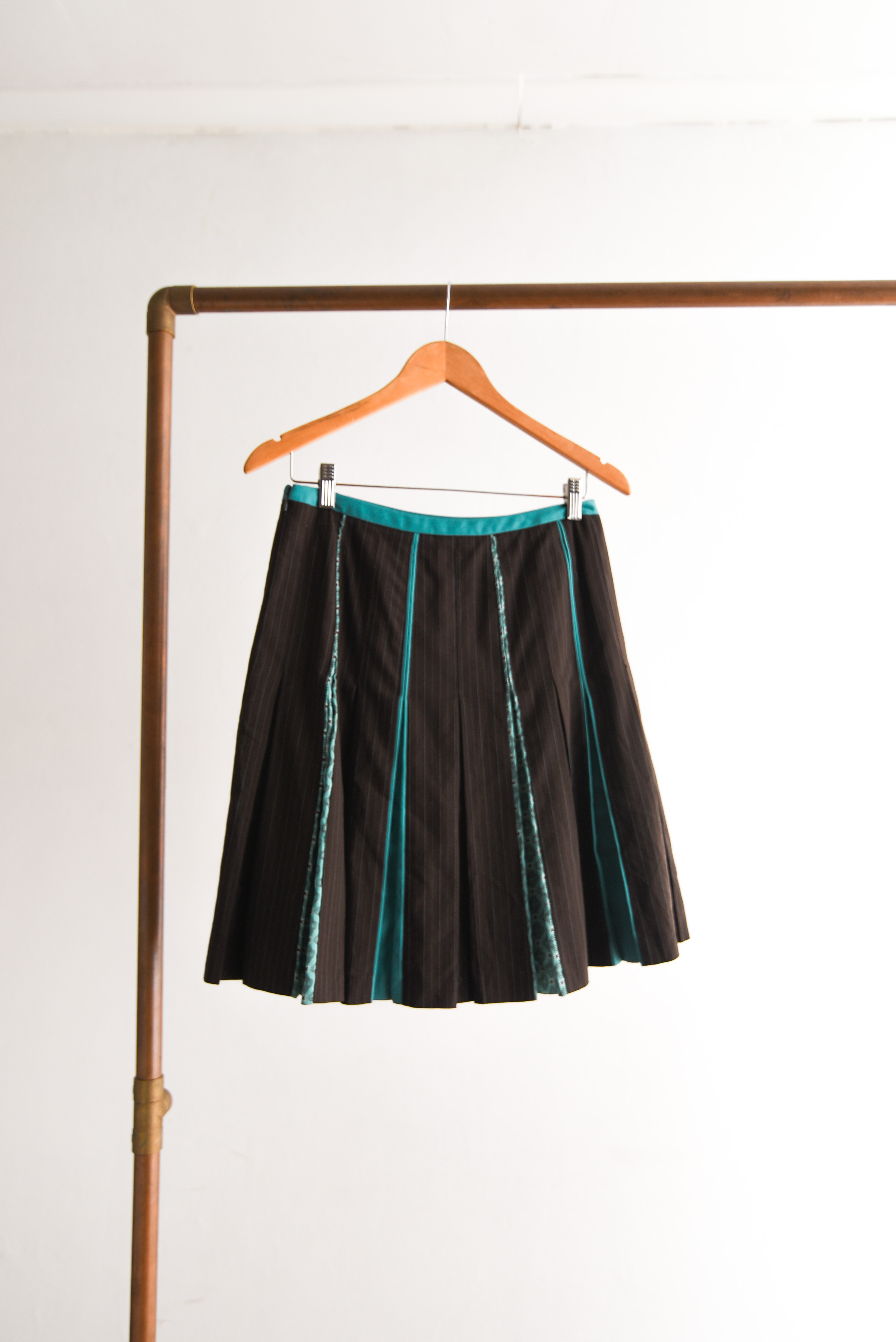 Falda café pinstripe