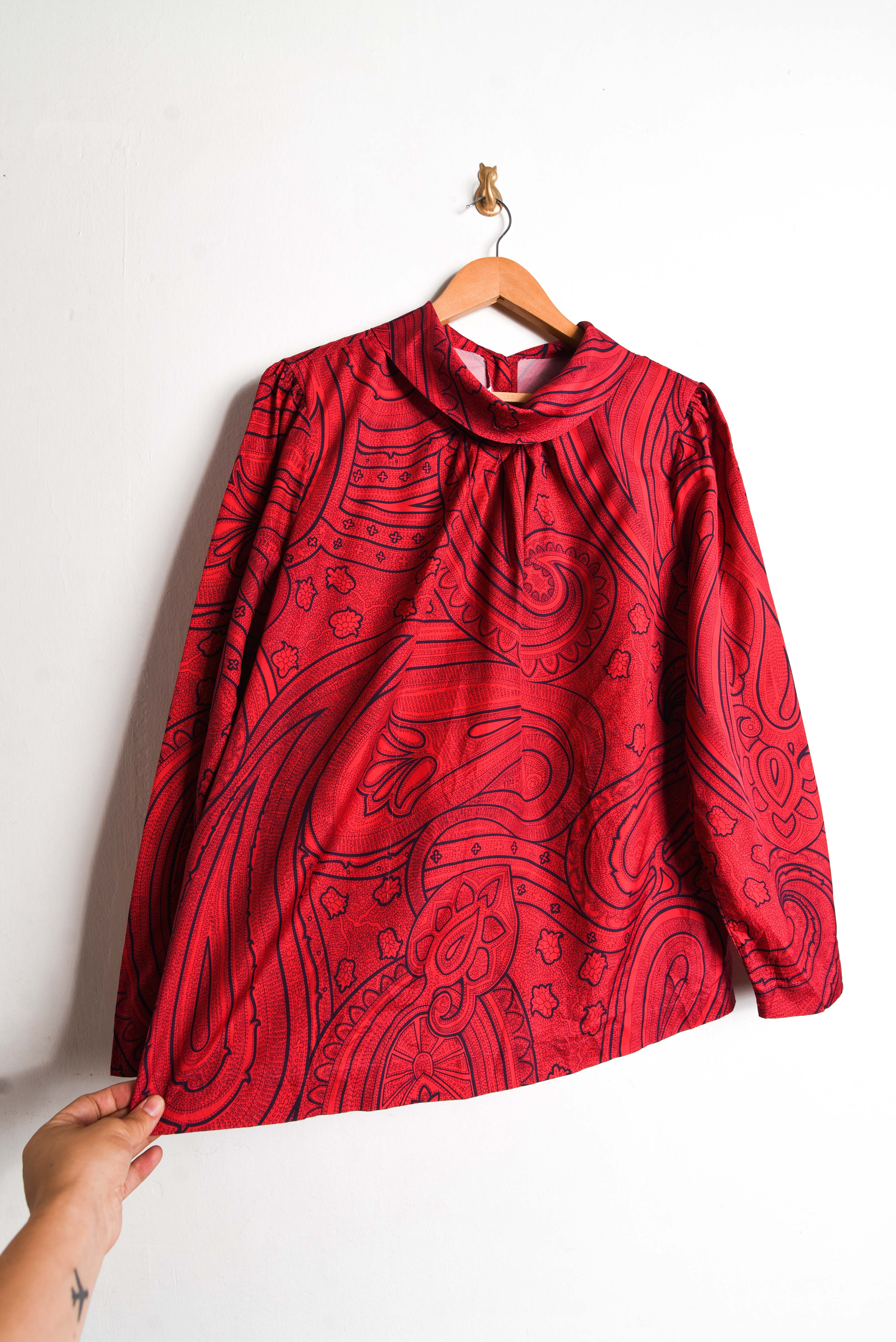 Blusa roja paisley vintage