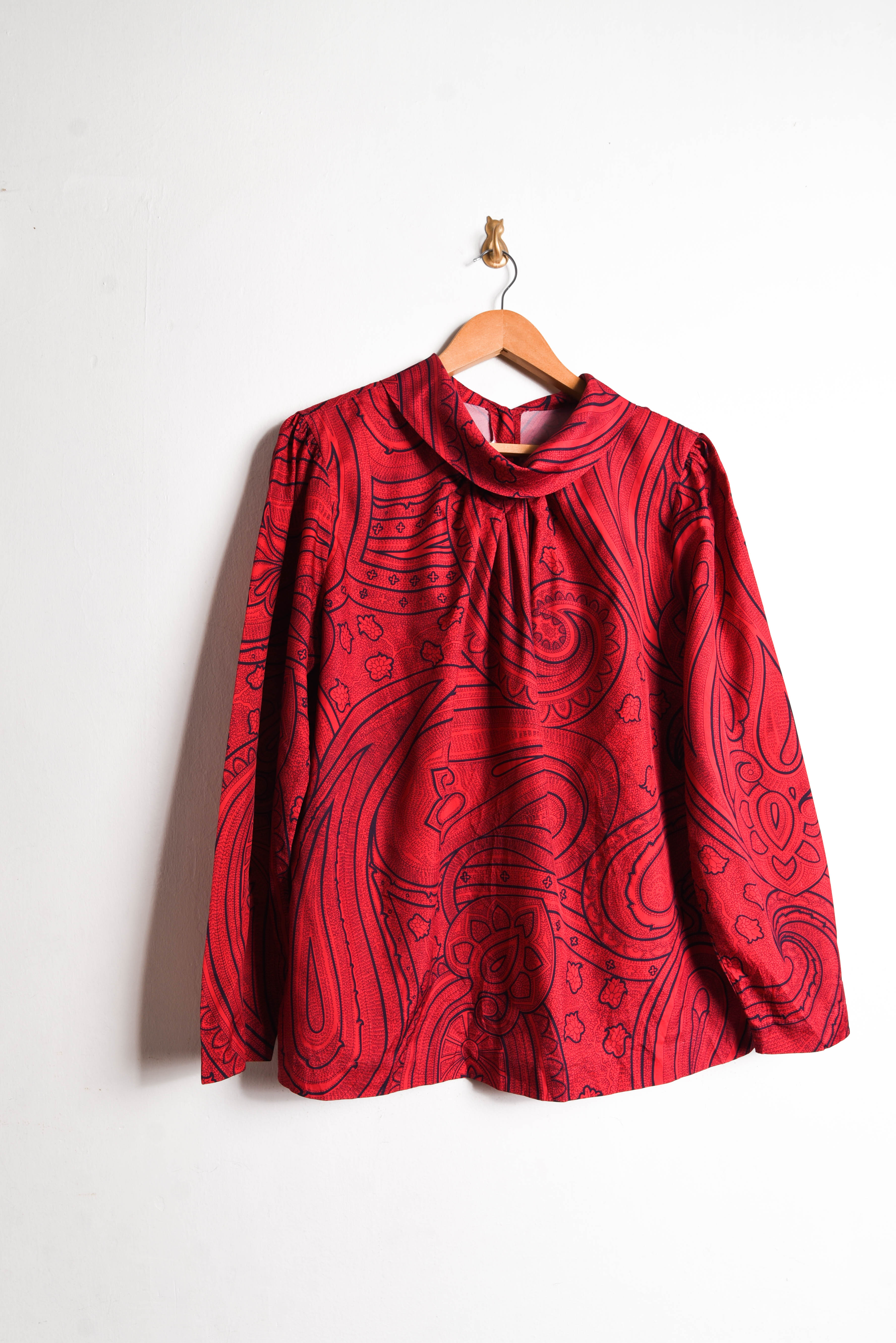 Blusa roja paisley vintage