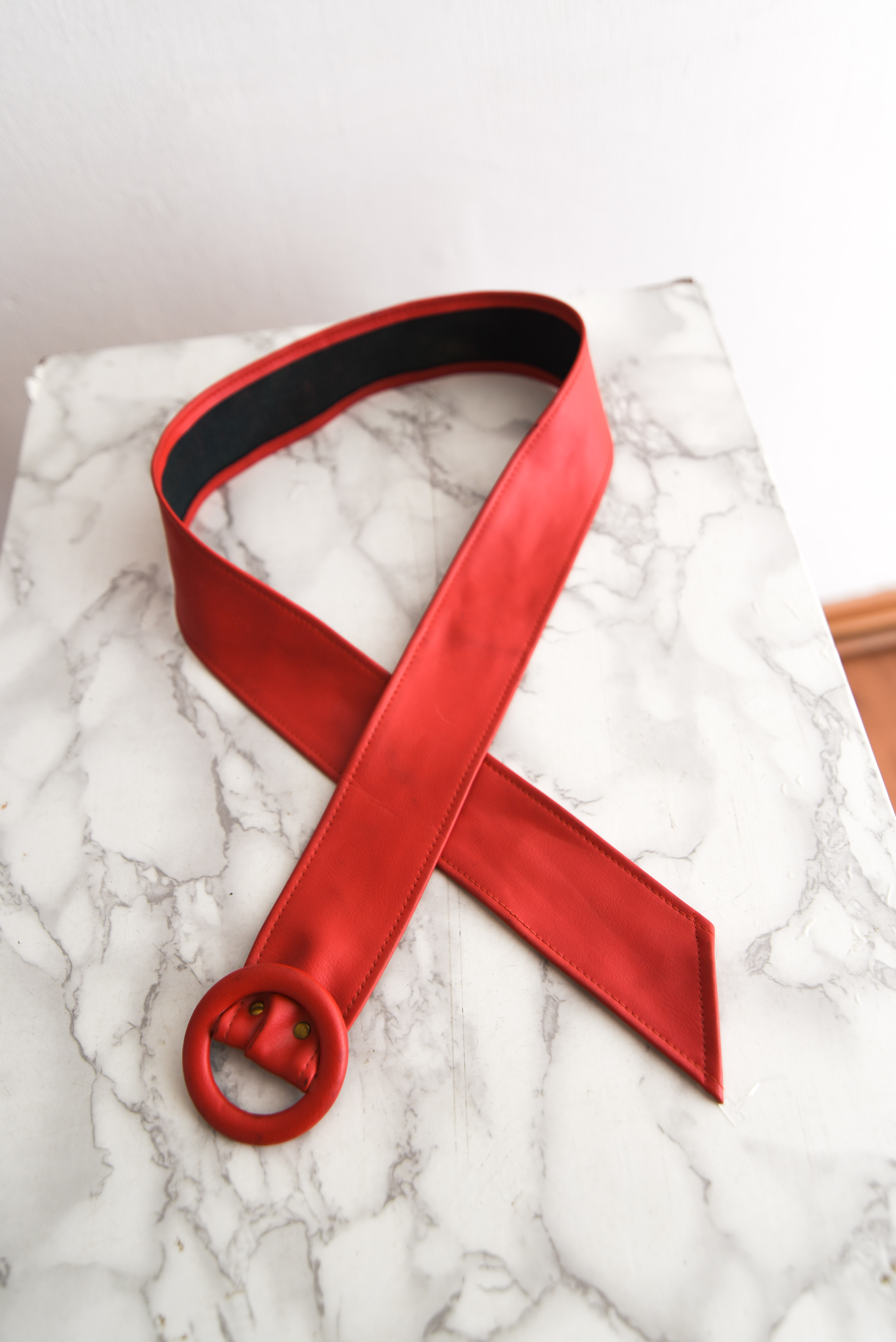 Cinturón rojo vintage eco cuero