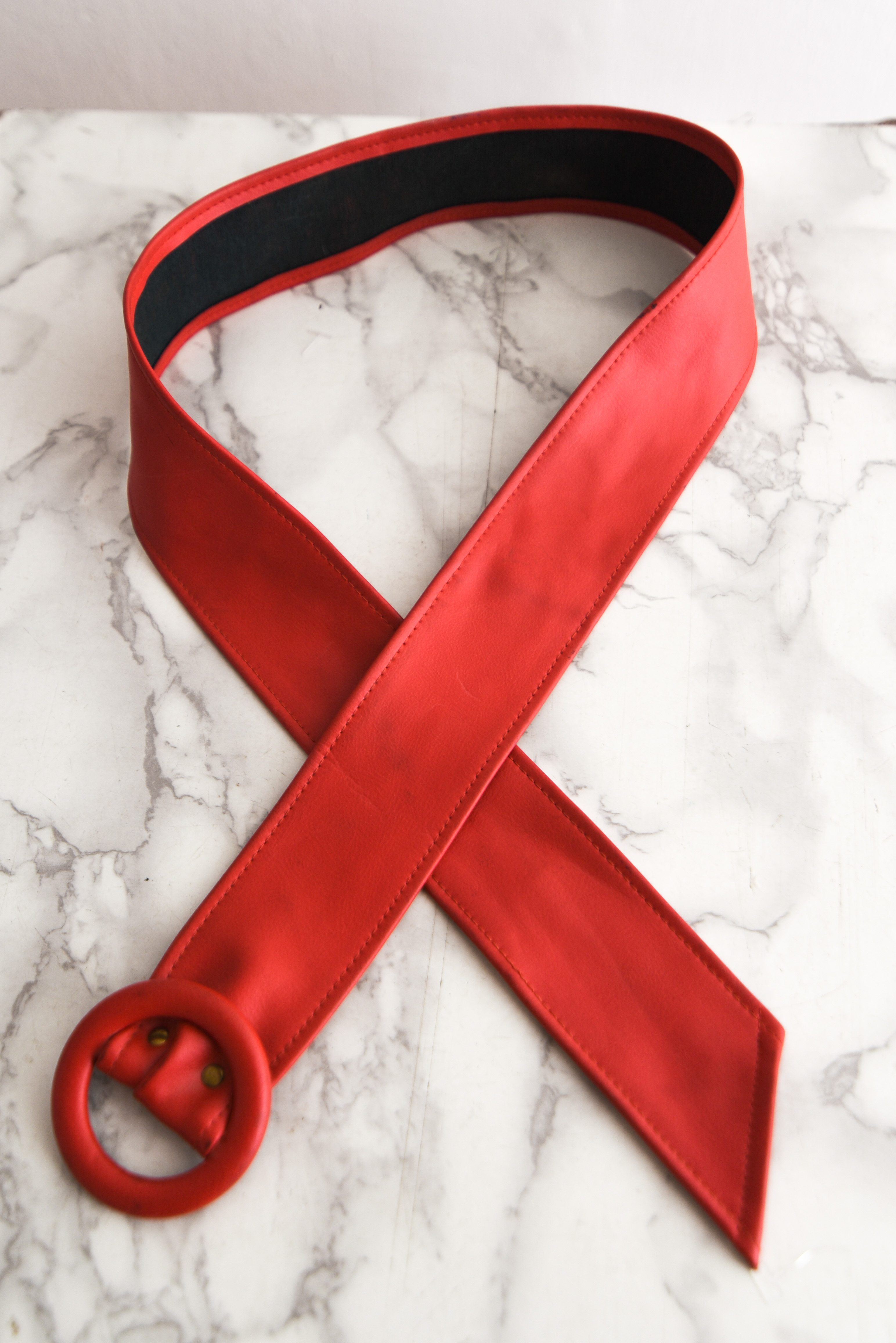 Cinturón rojo vintage eco cuero