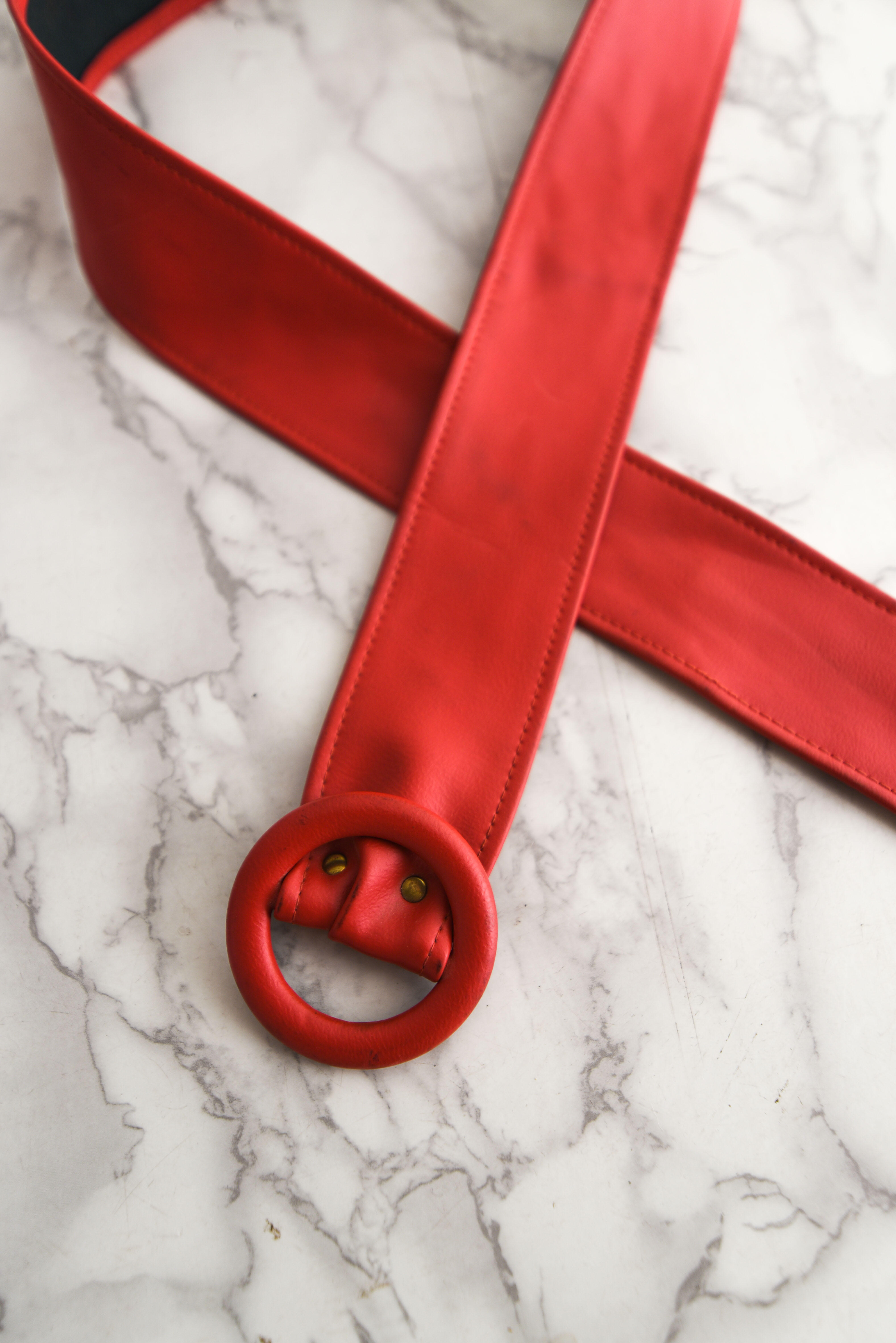 Cinturón rojo vintage eco cuero