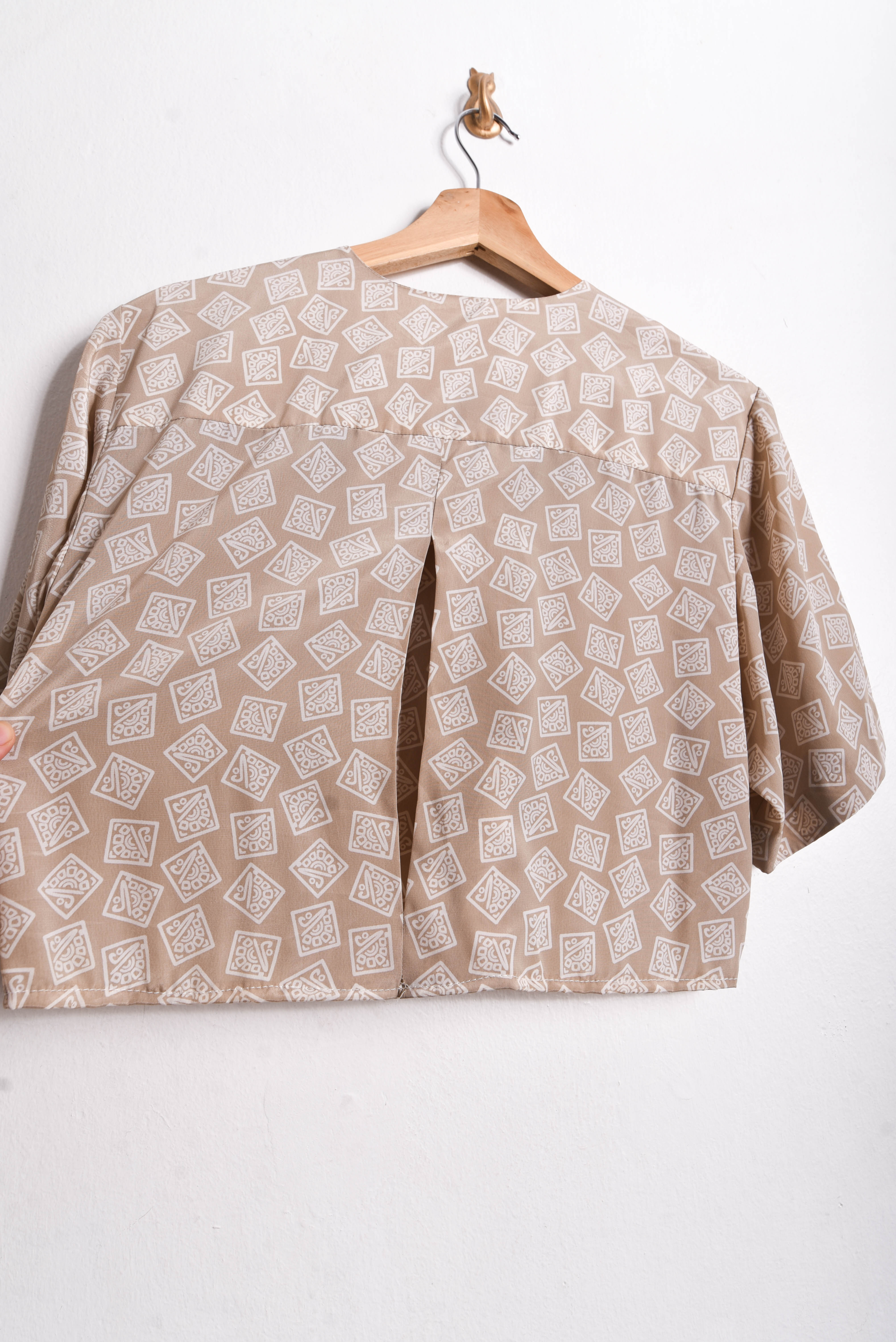 Blusa crop nude figuras