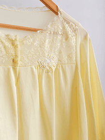 Blusa lencera encaje amarilla