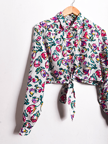 Blusa crop floral satinada