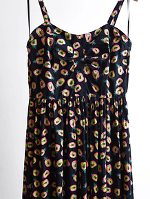Vestido negro piñitas