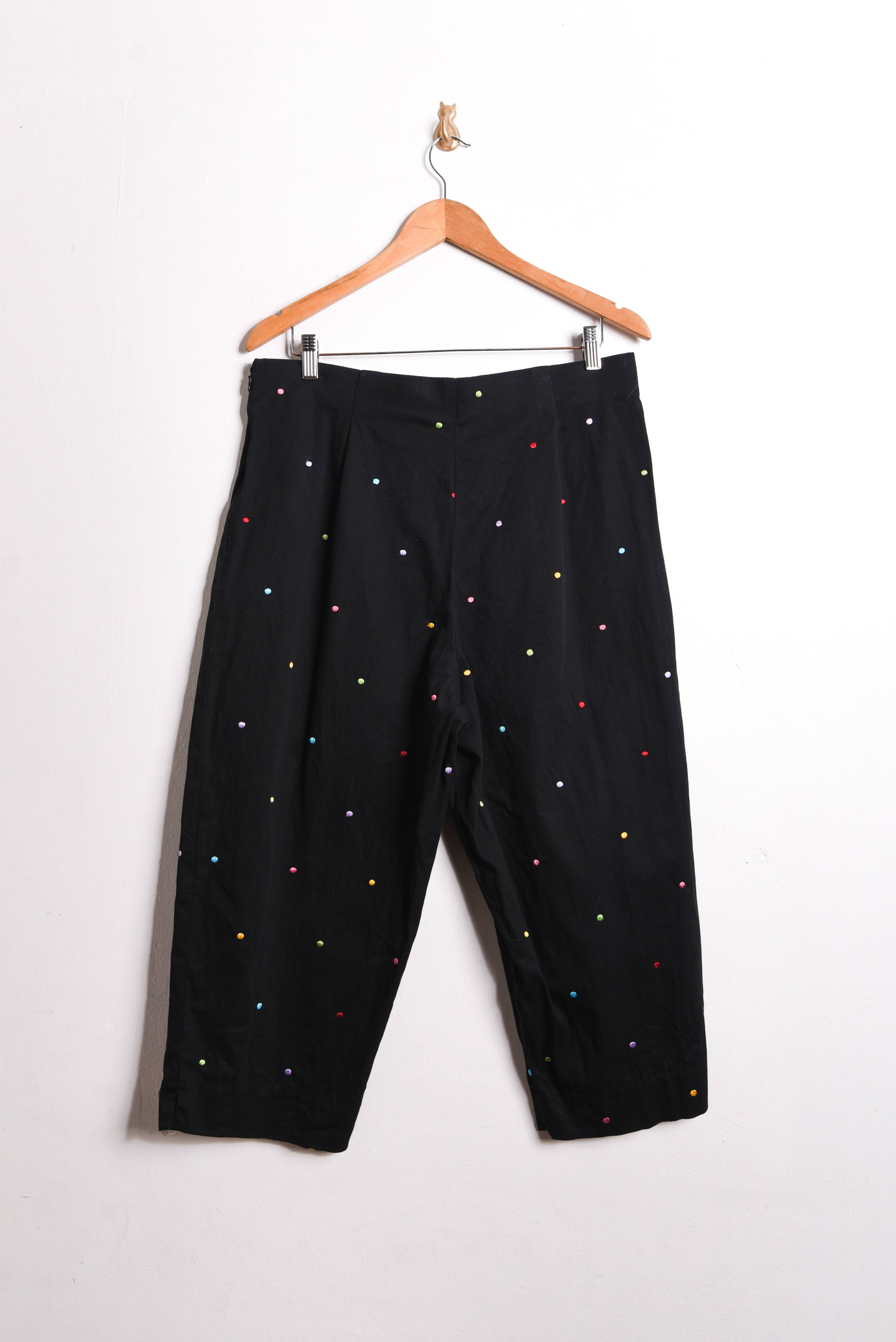Capri pants lunares bordados