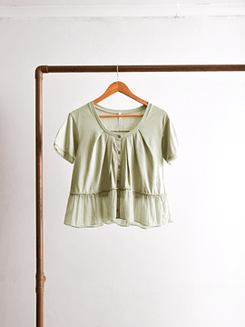 Polera verde pastel vuelos
