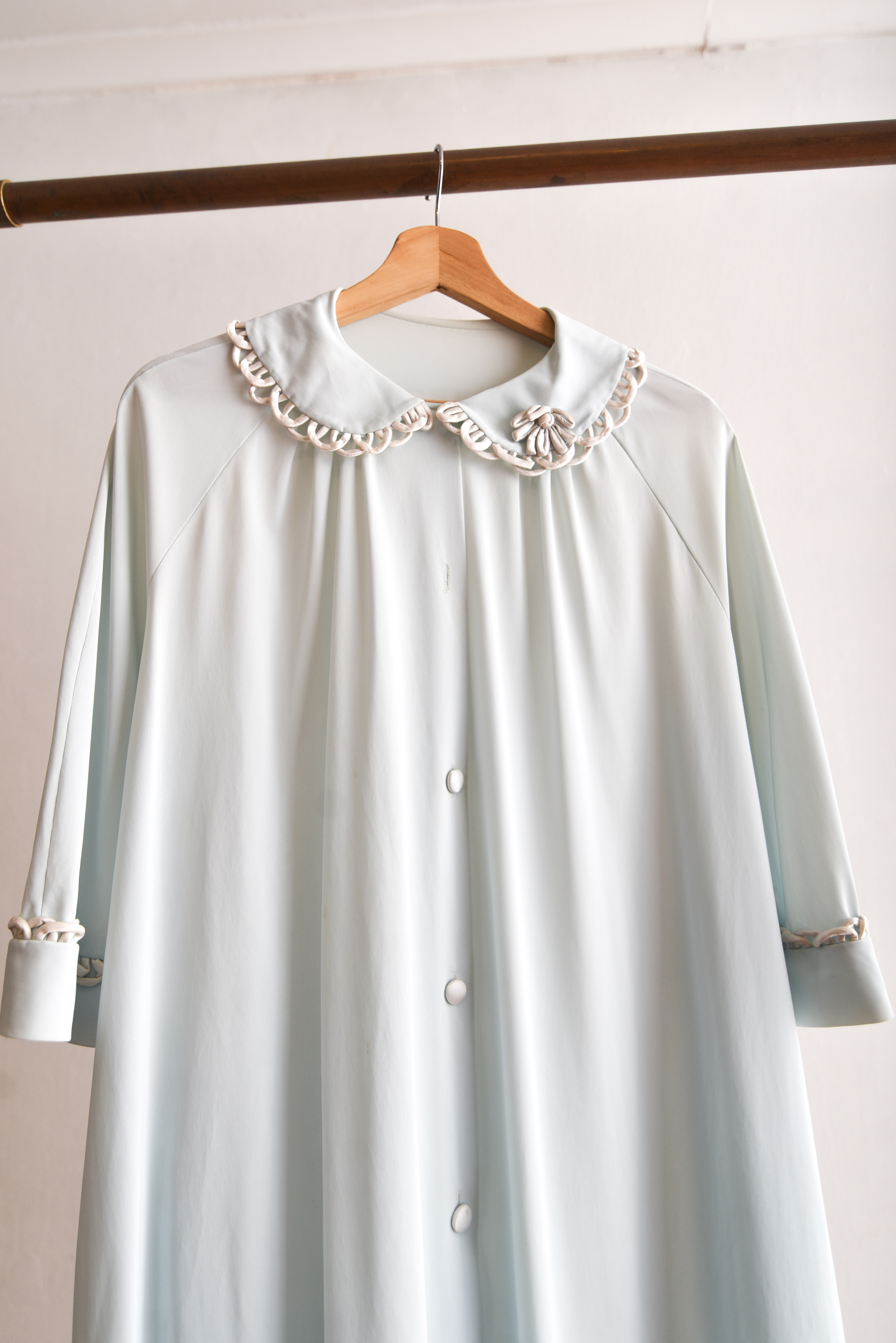 Bata lencera 60s cuello bebé