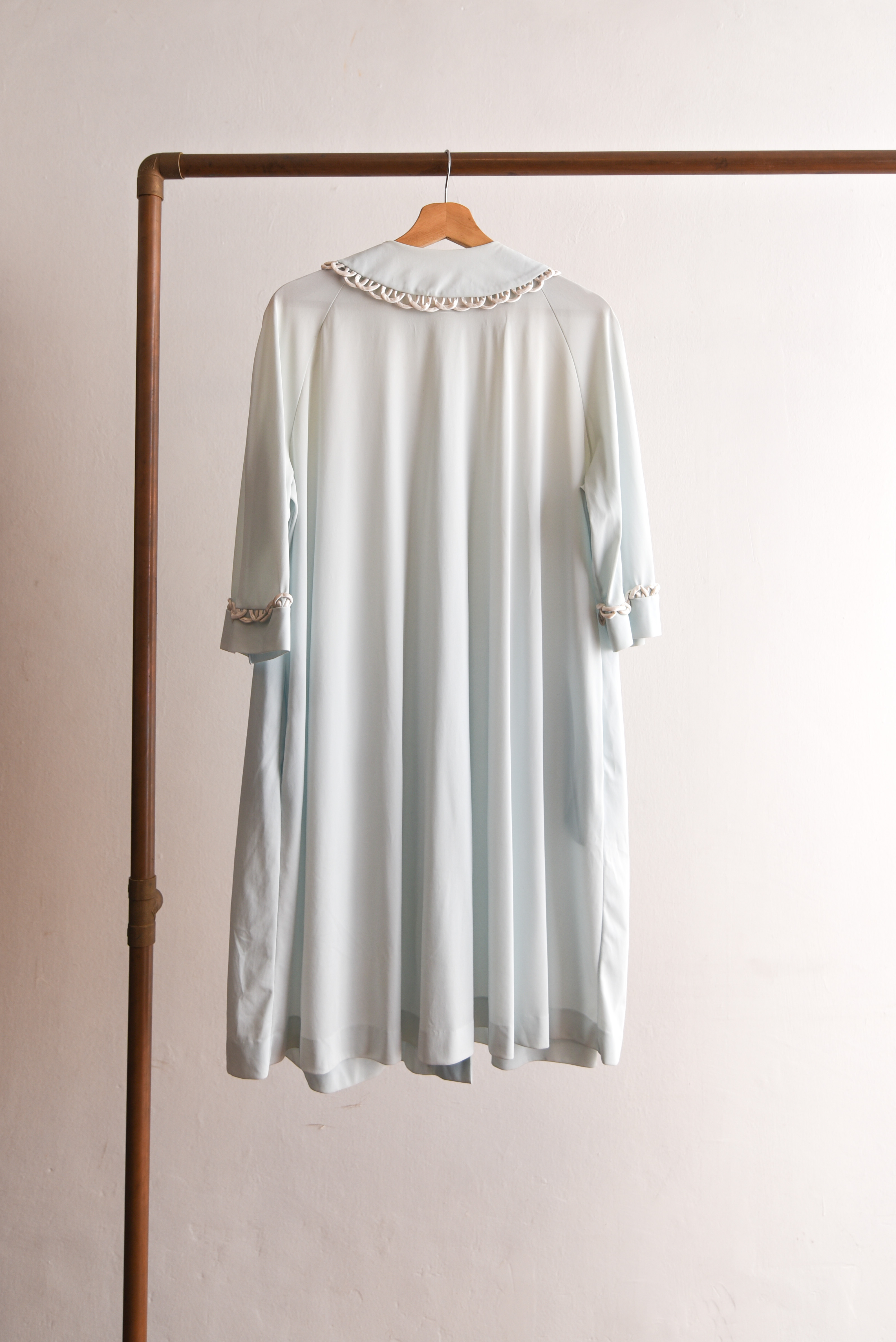 Bata lencera 60s cuello bebé