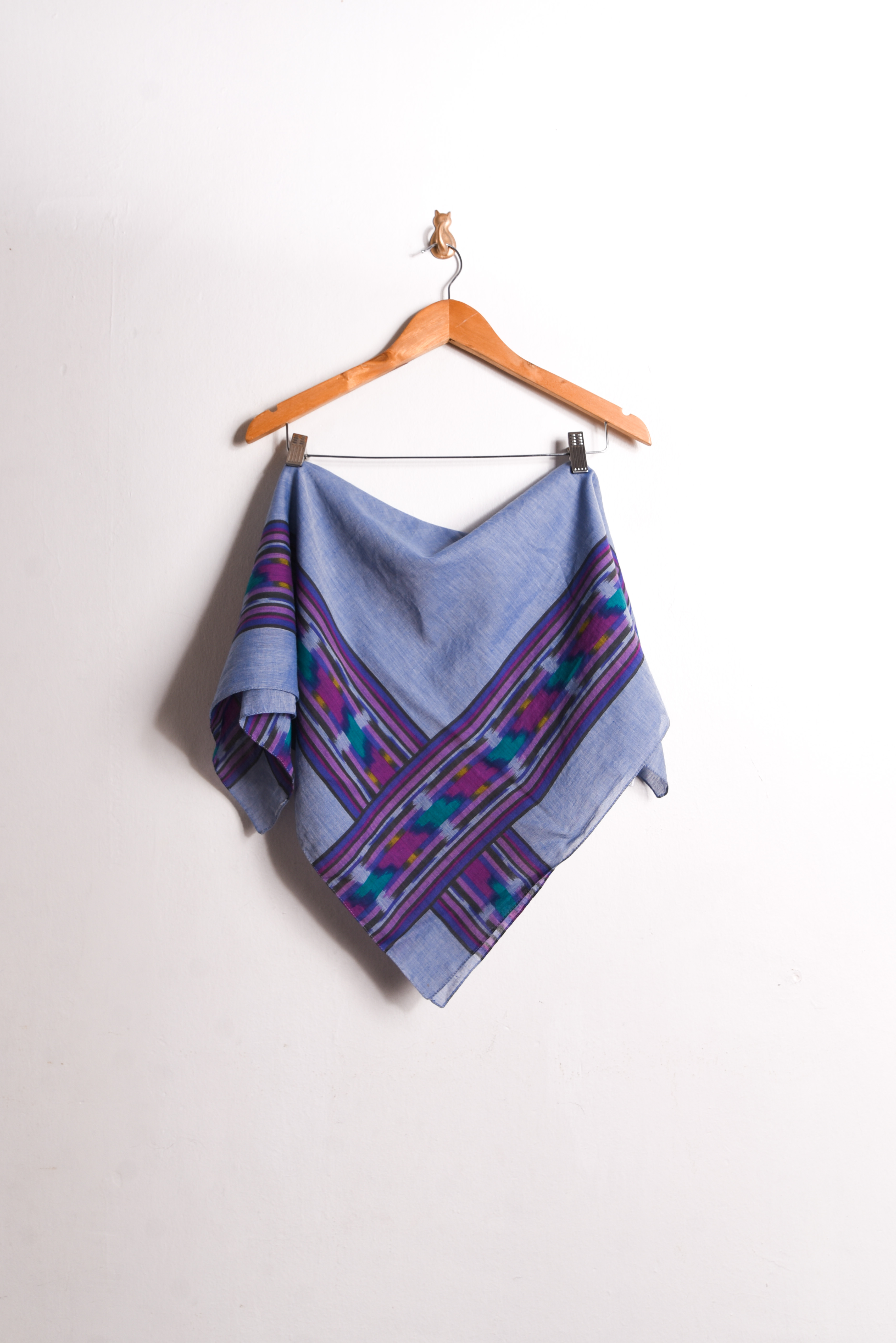 Pañuelo morado folky vintage