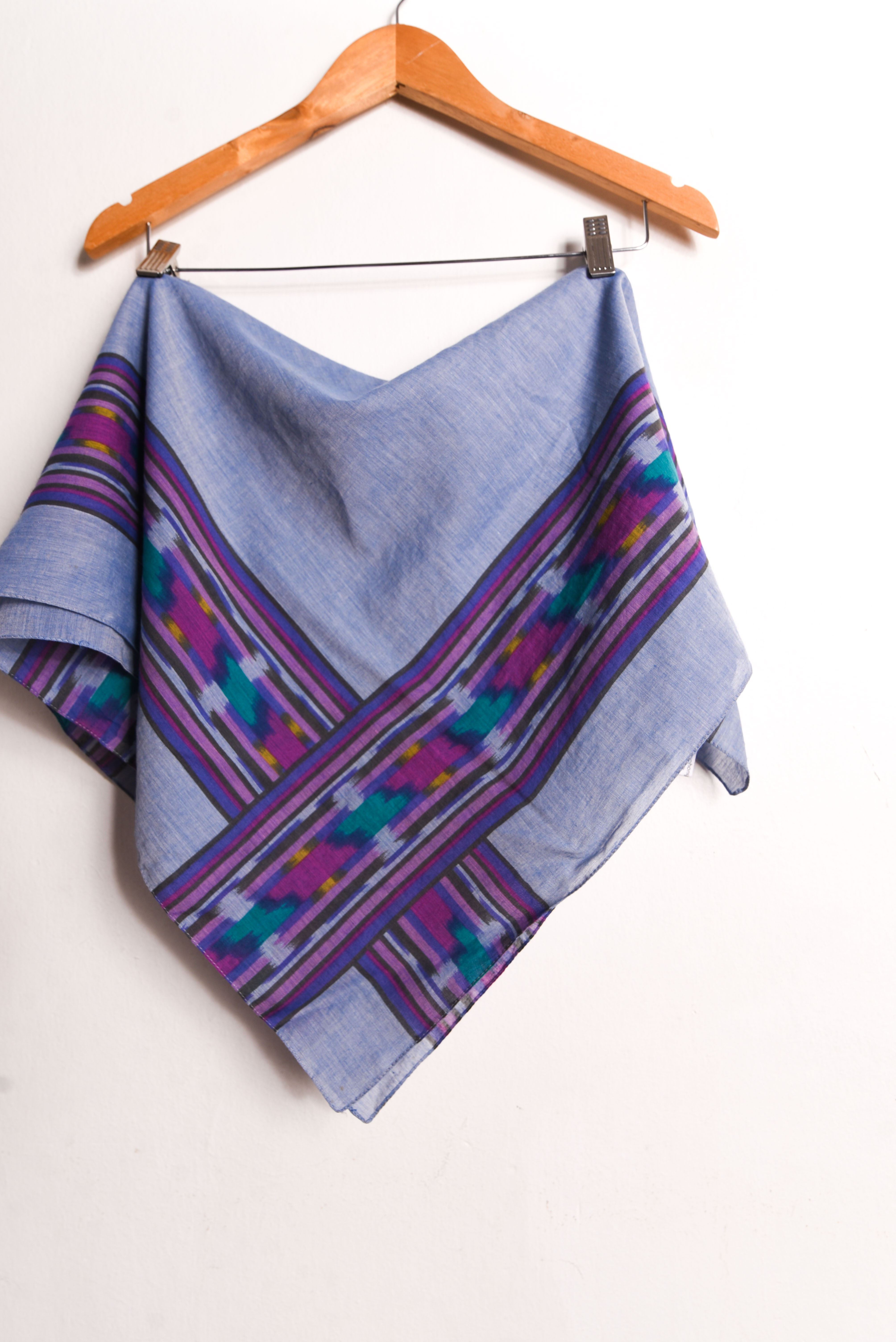 Pañuelo morado folky vintage