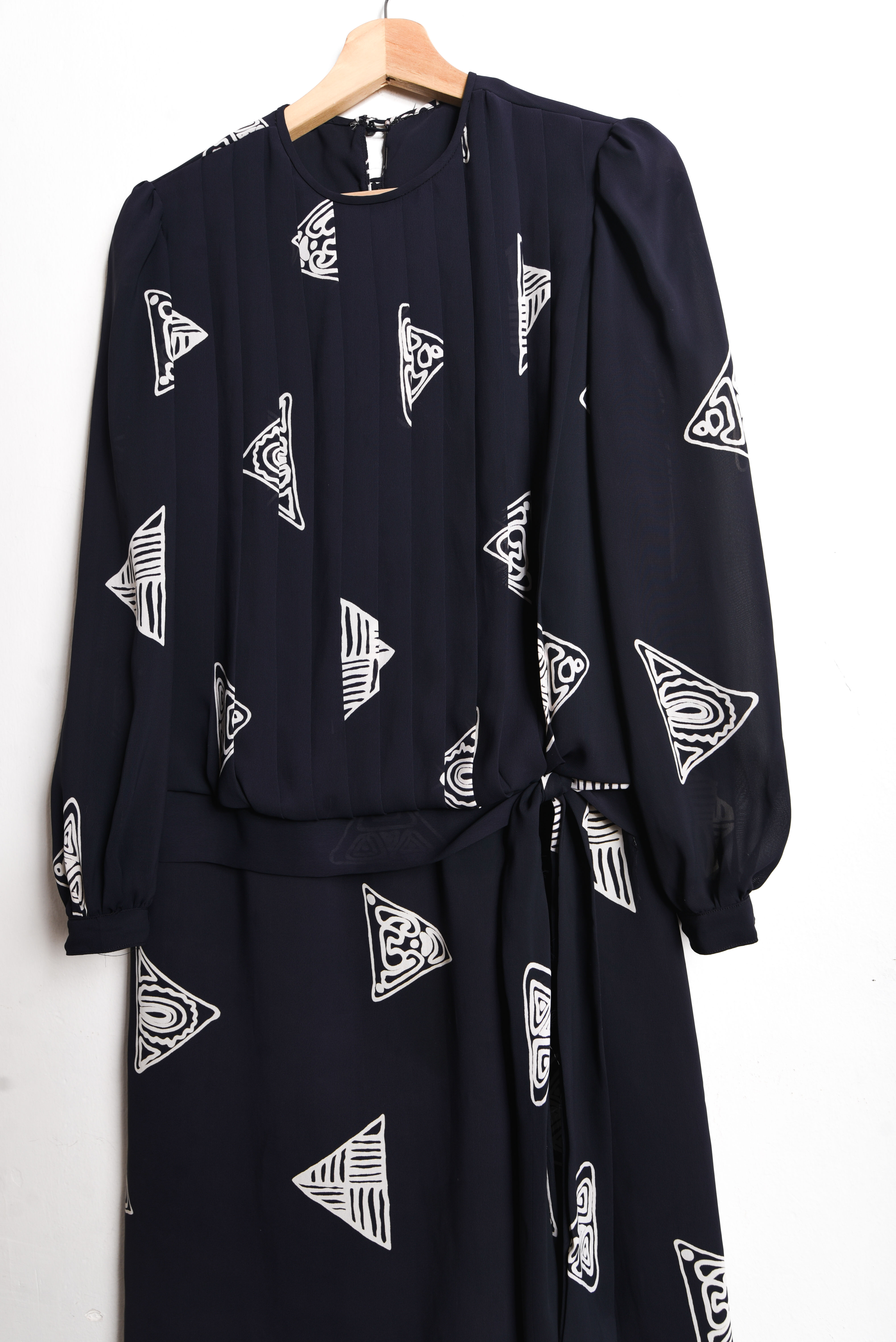 Vestido navy figuras 80s