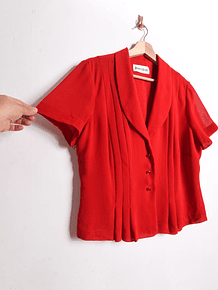 Blusa roja vintage plisada