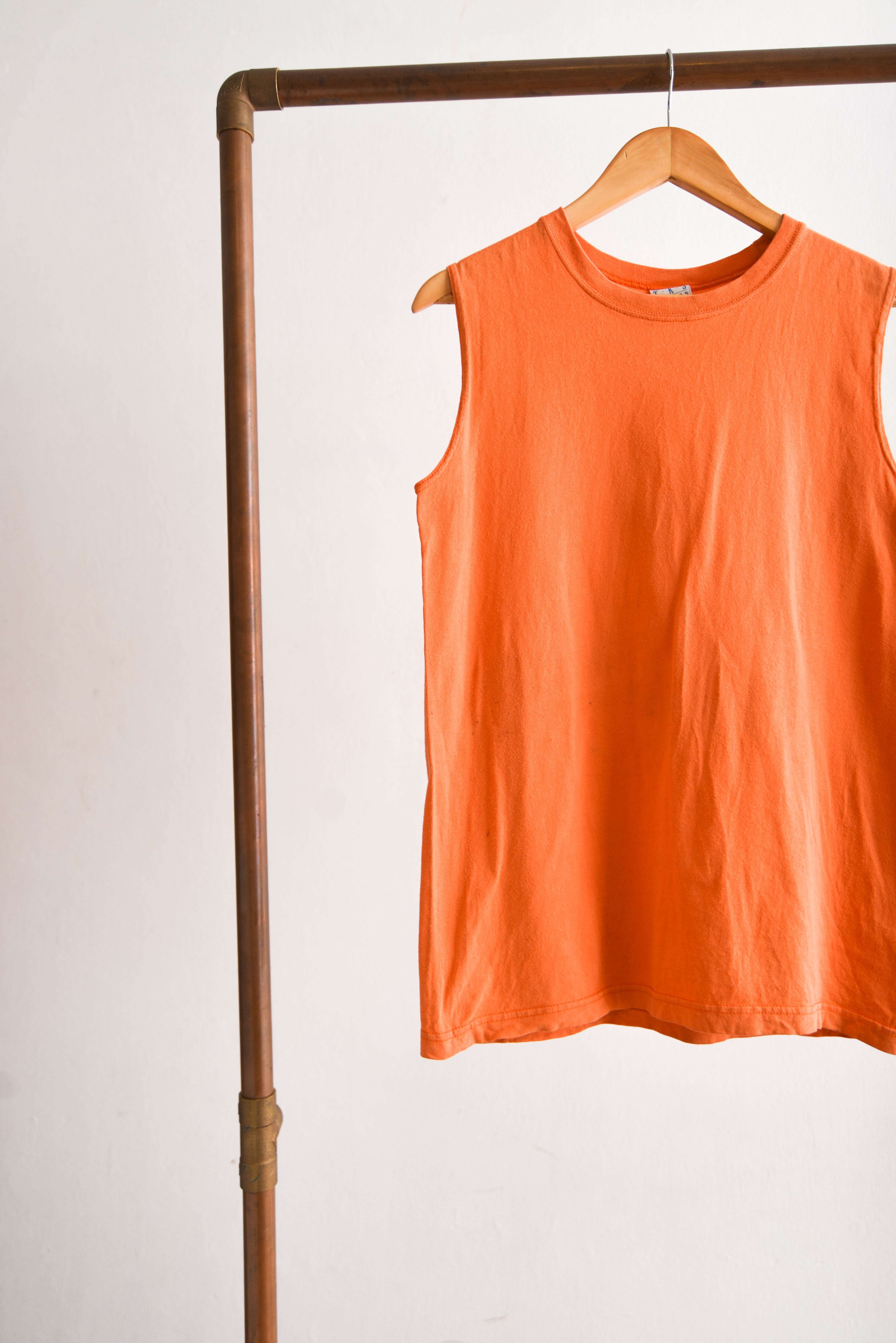 Polera sporty naranja 90s