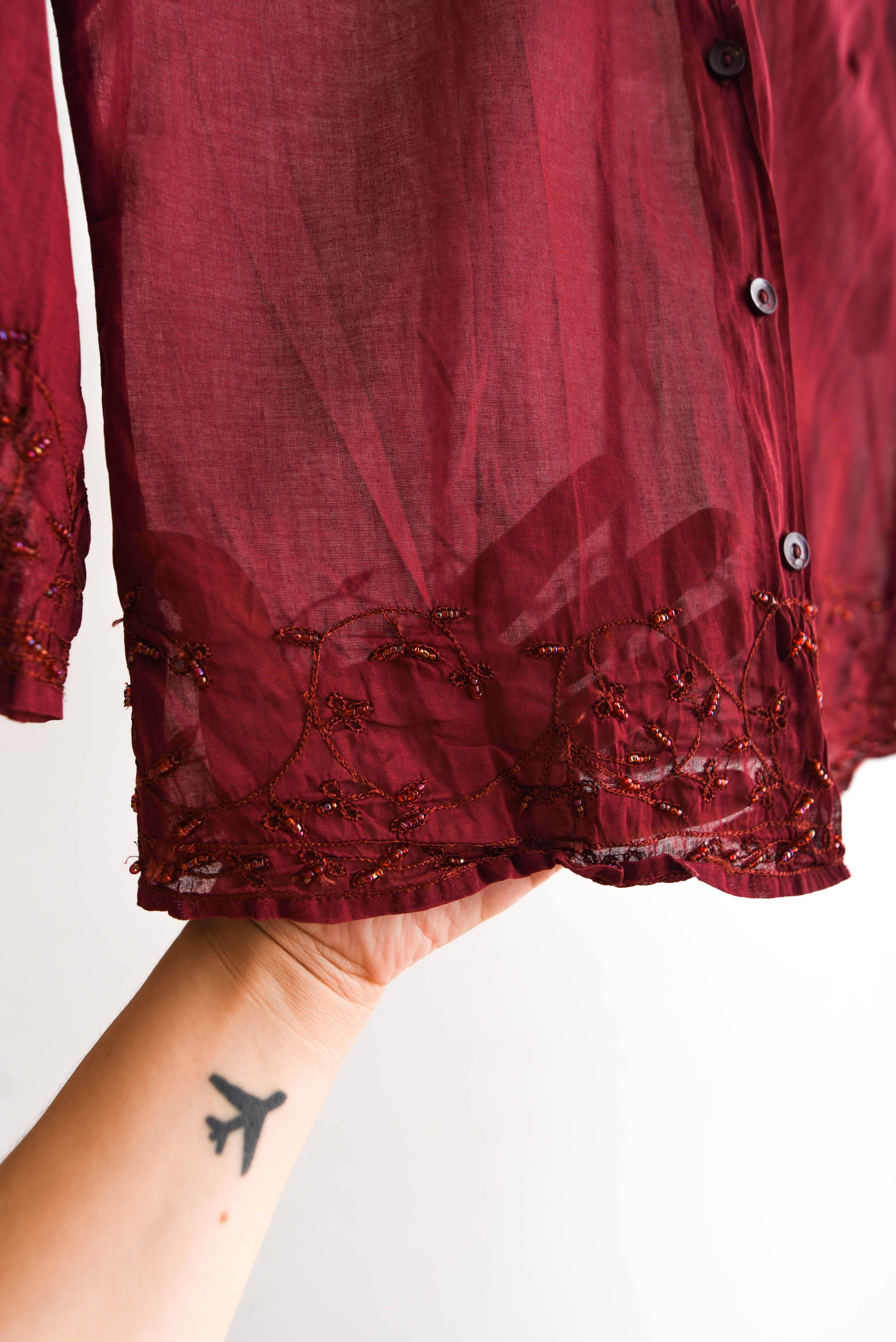 Blusa burdeo bordada