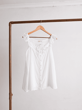 Top blanco lazito y encaje