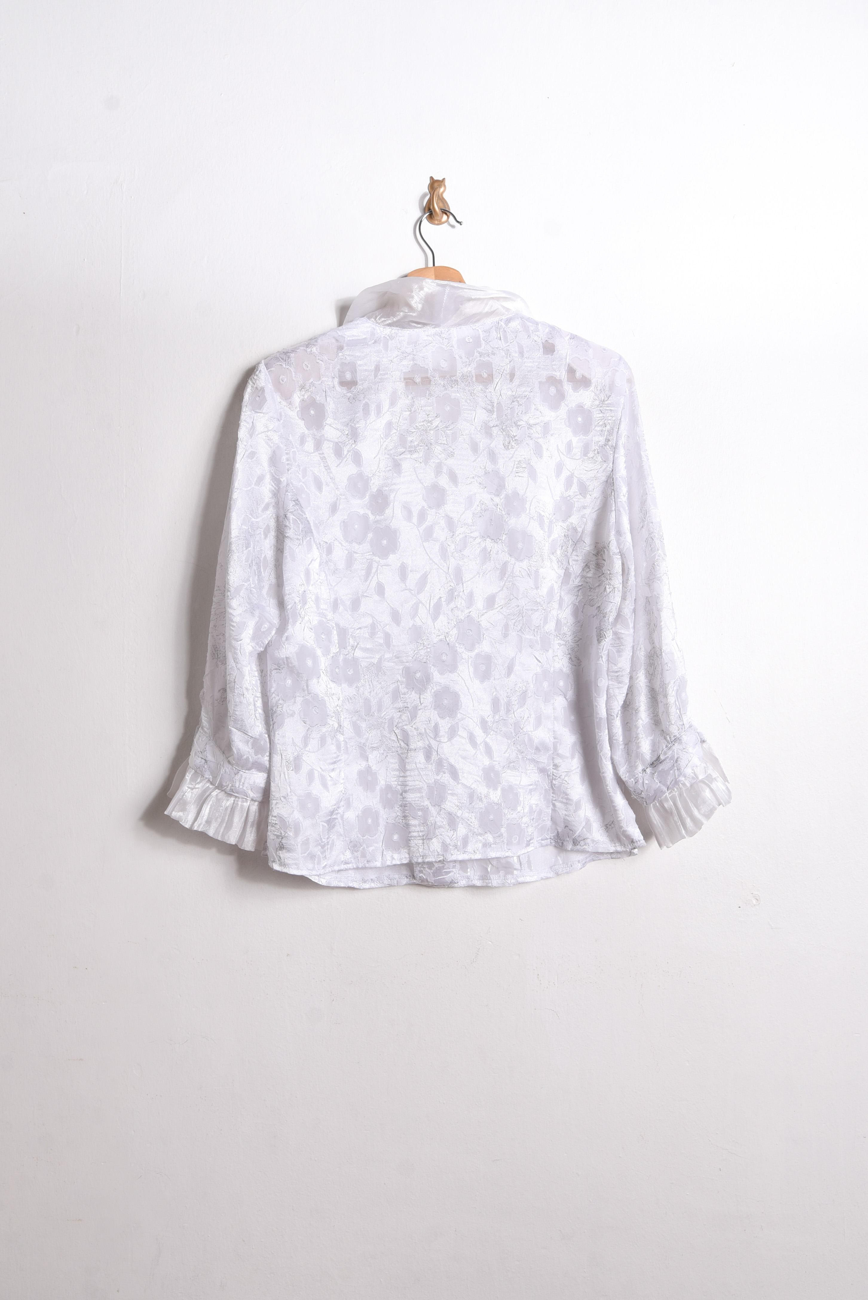 Blusa satinada floral cuellito