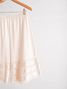 Short lencero marfil encaje vintage