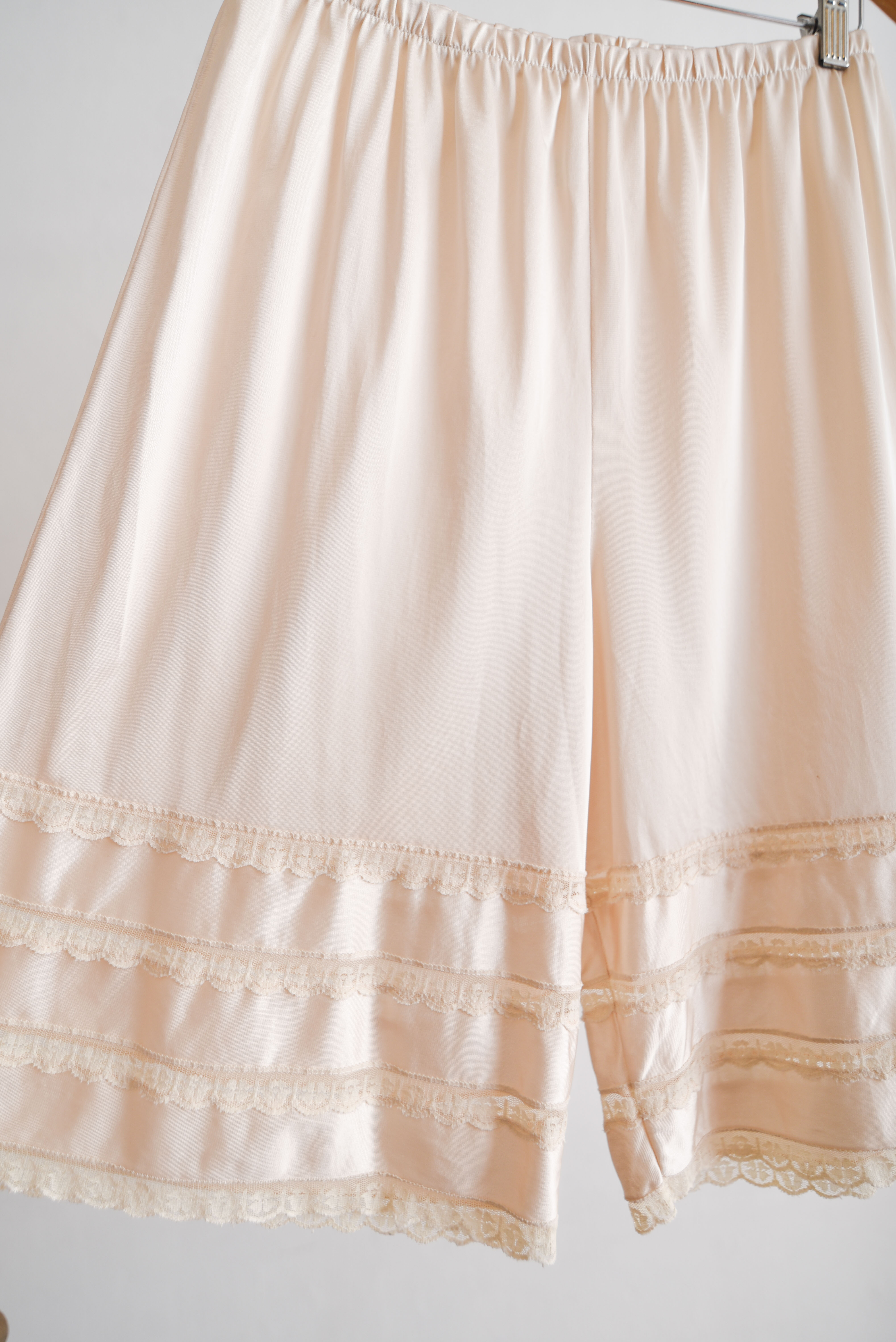 Short lencero marfil encaje vintage