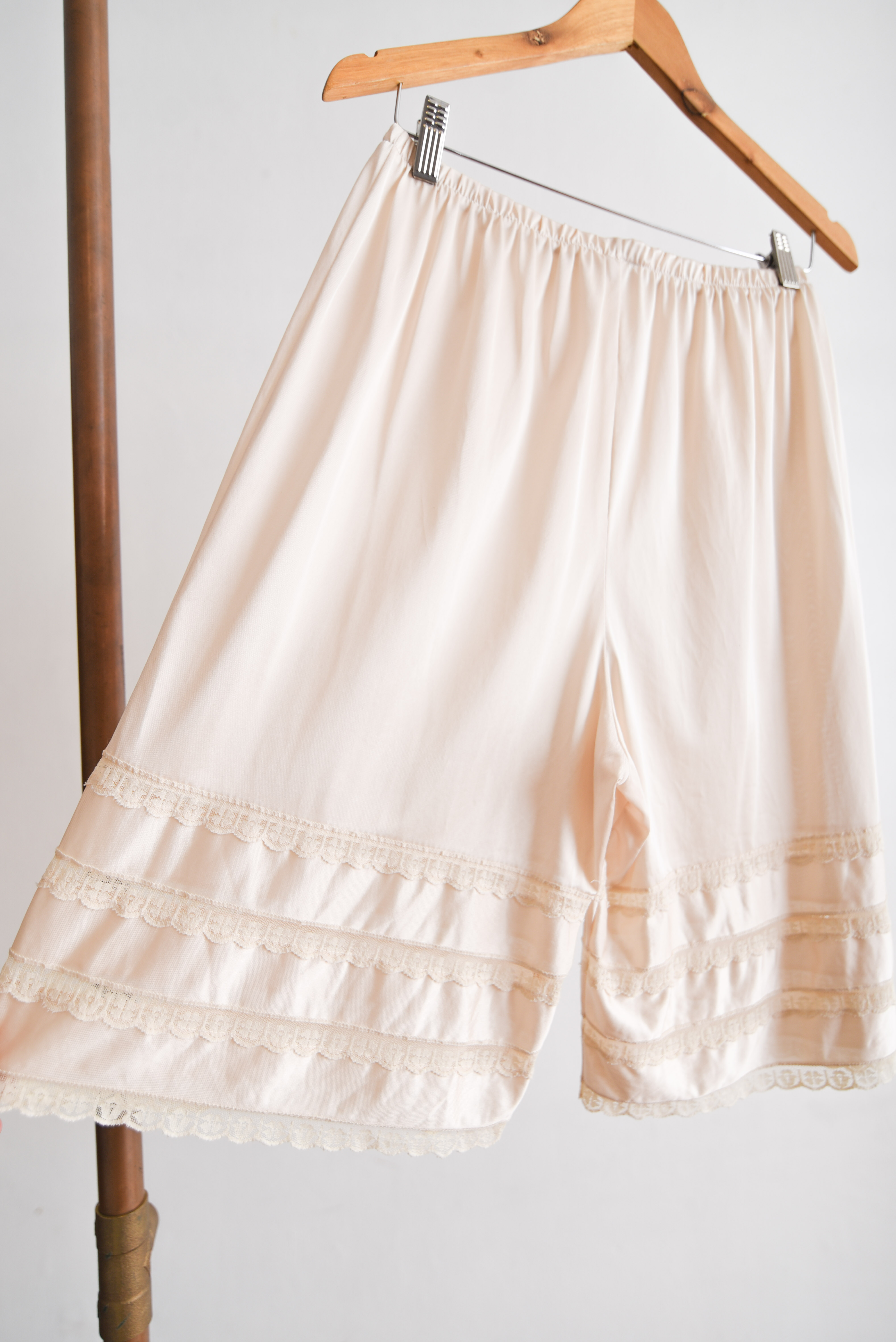 Short lencero marfil encaje vintage