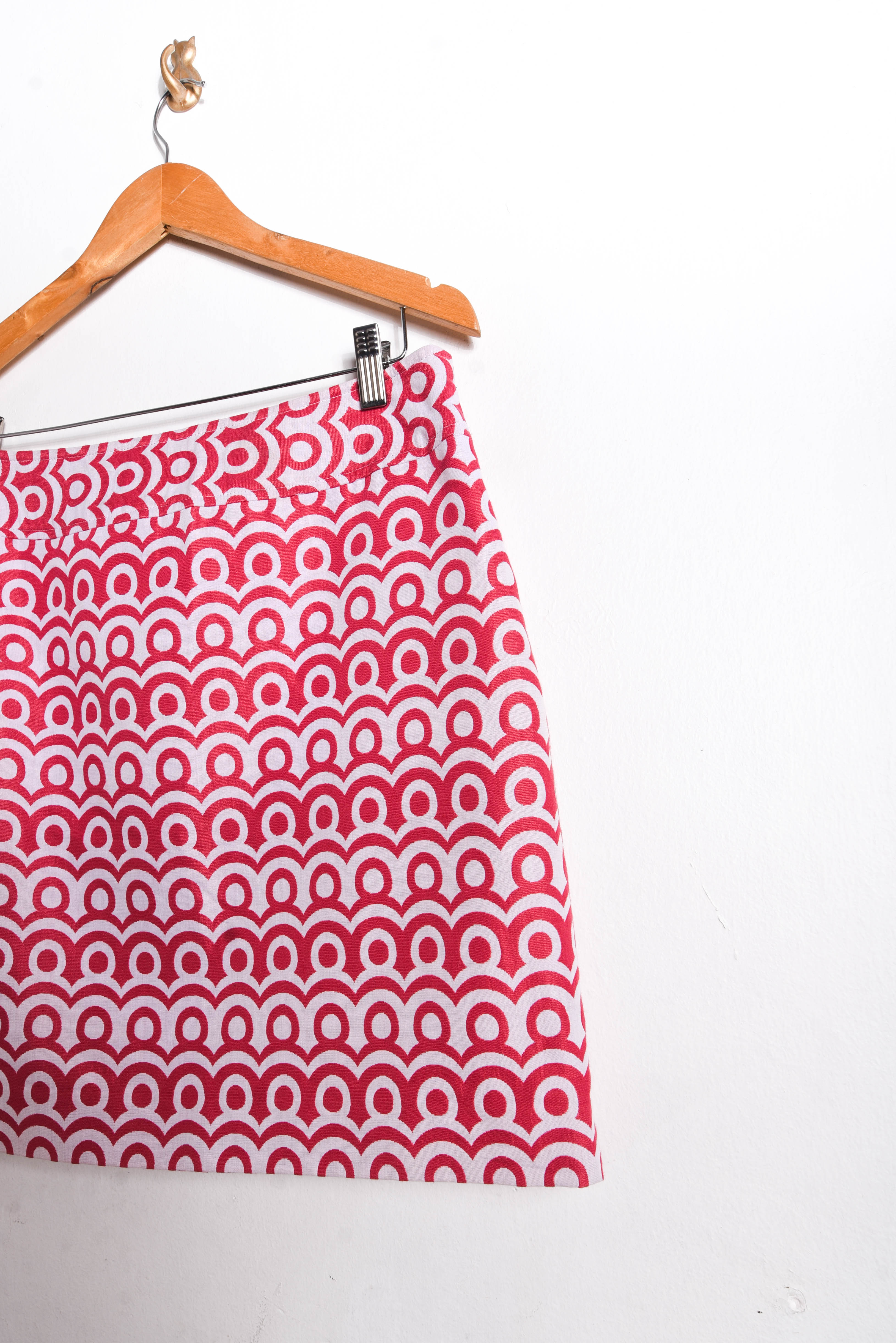 Falda diseño geométrico rosa