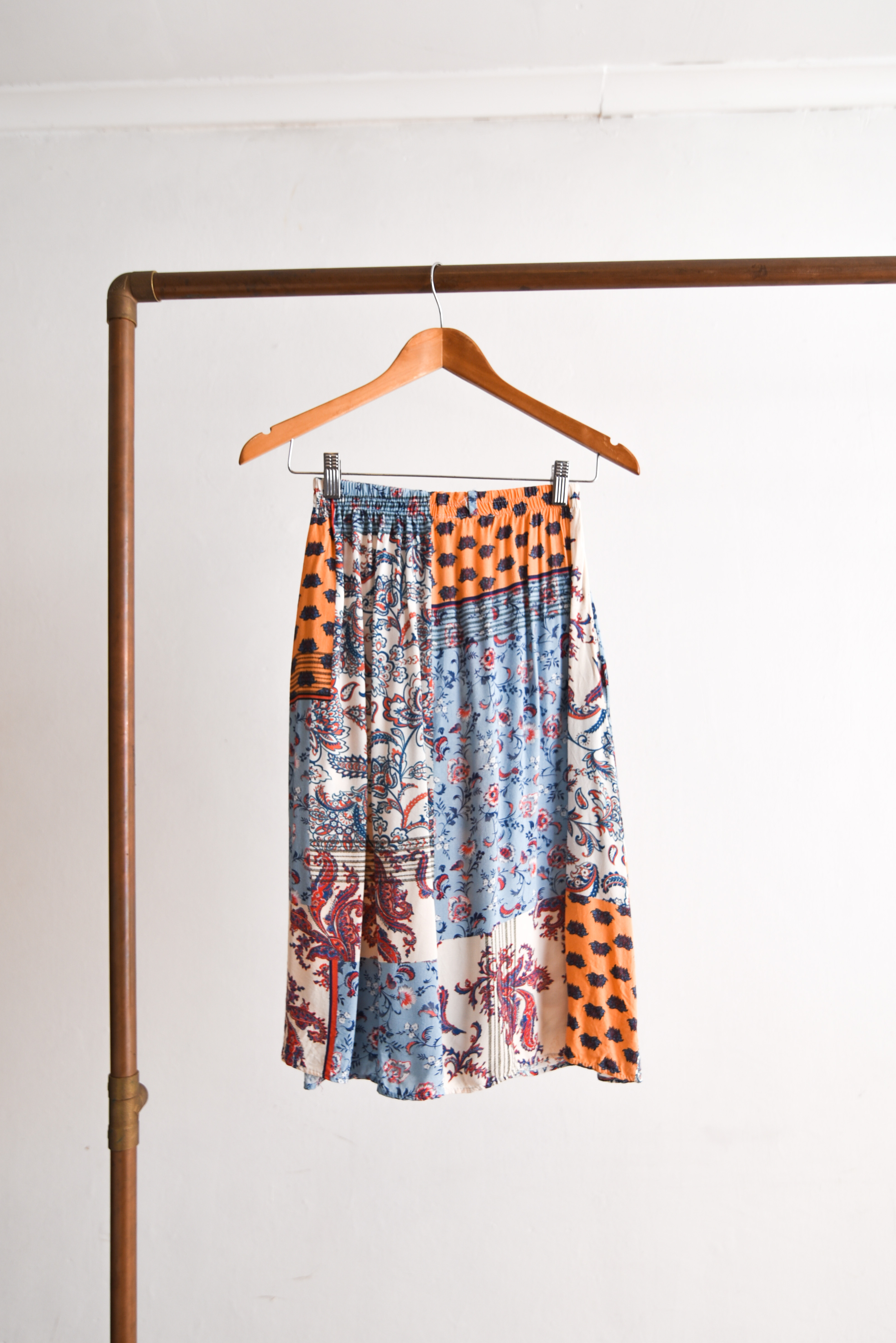 Falda celeste patchwork print