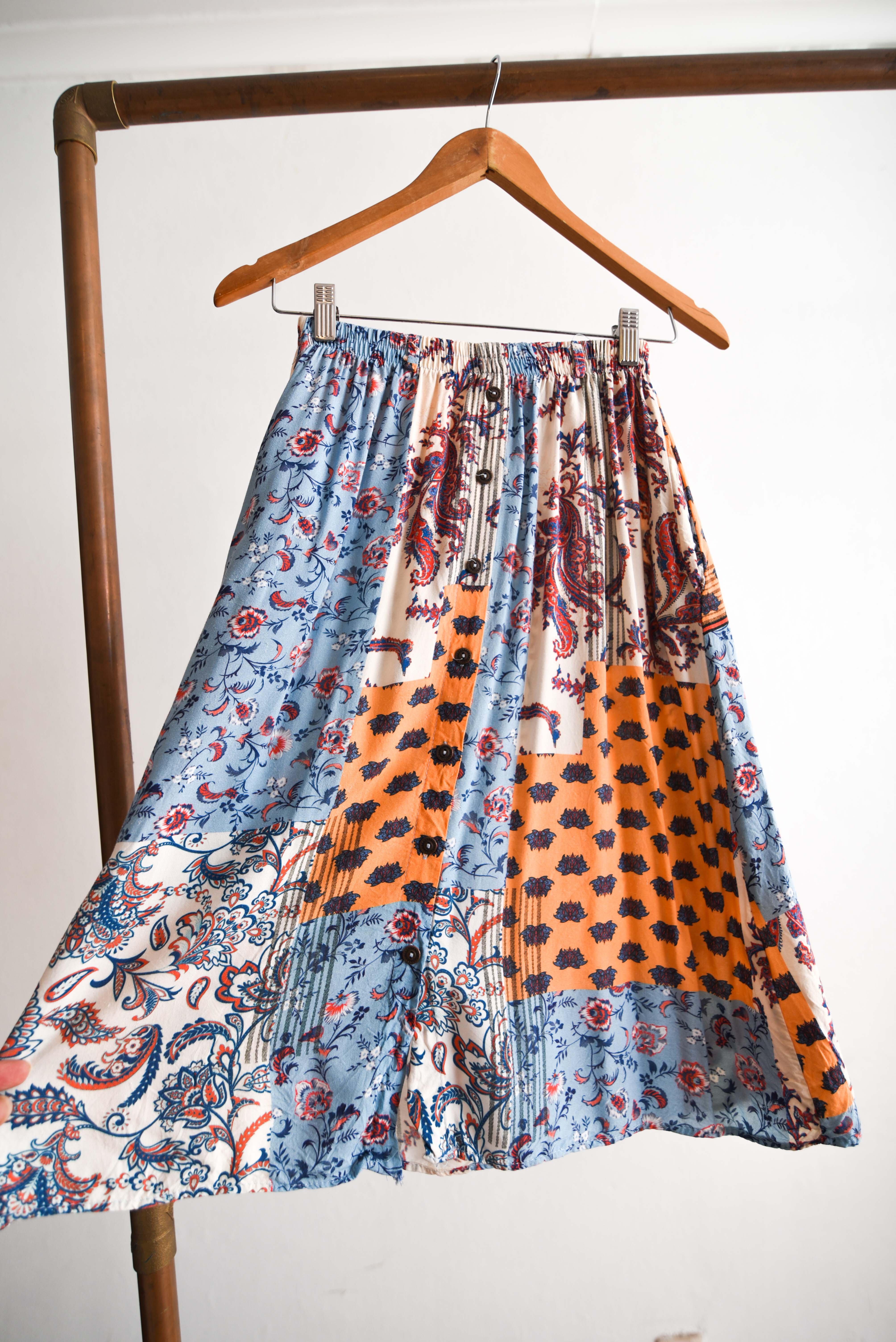 Falda celeste patchwork print