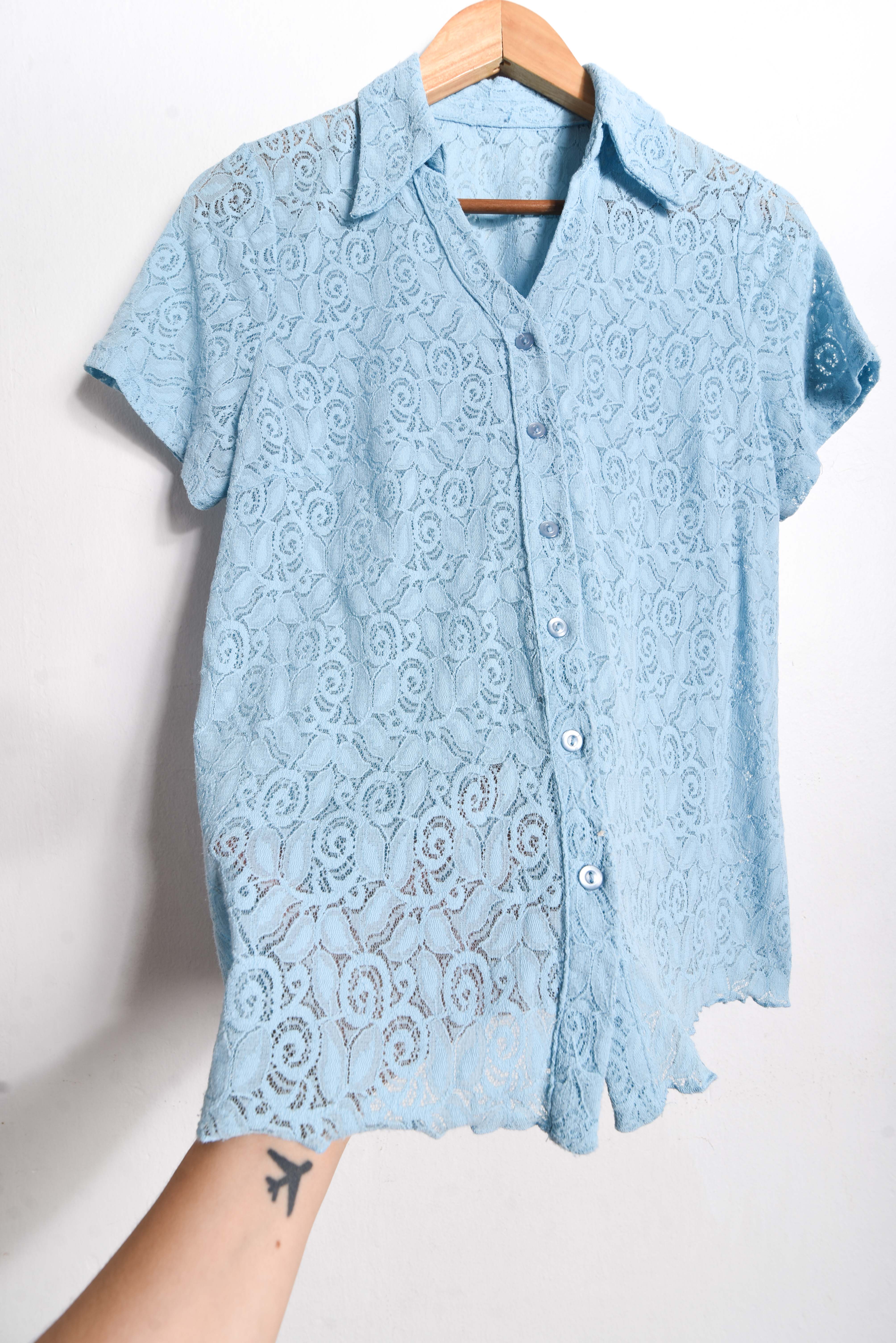 Blusa celeste encaje