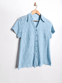 Blusa celeste encaje