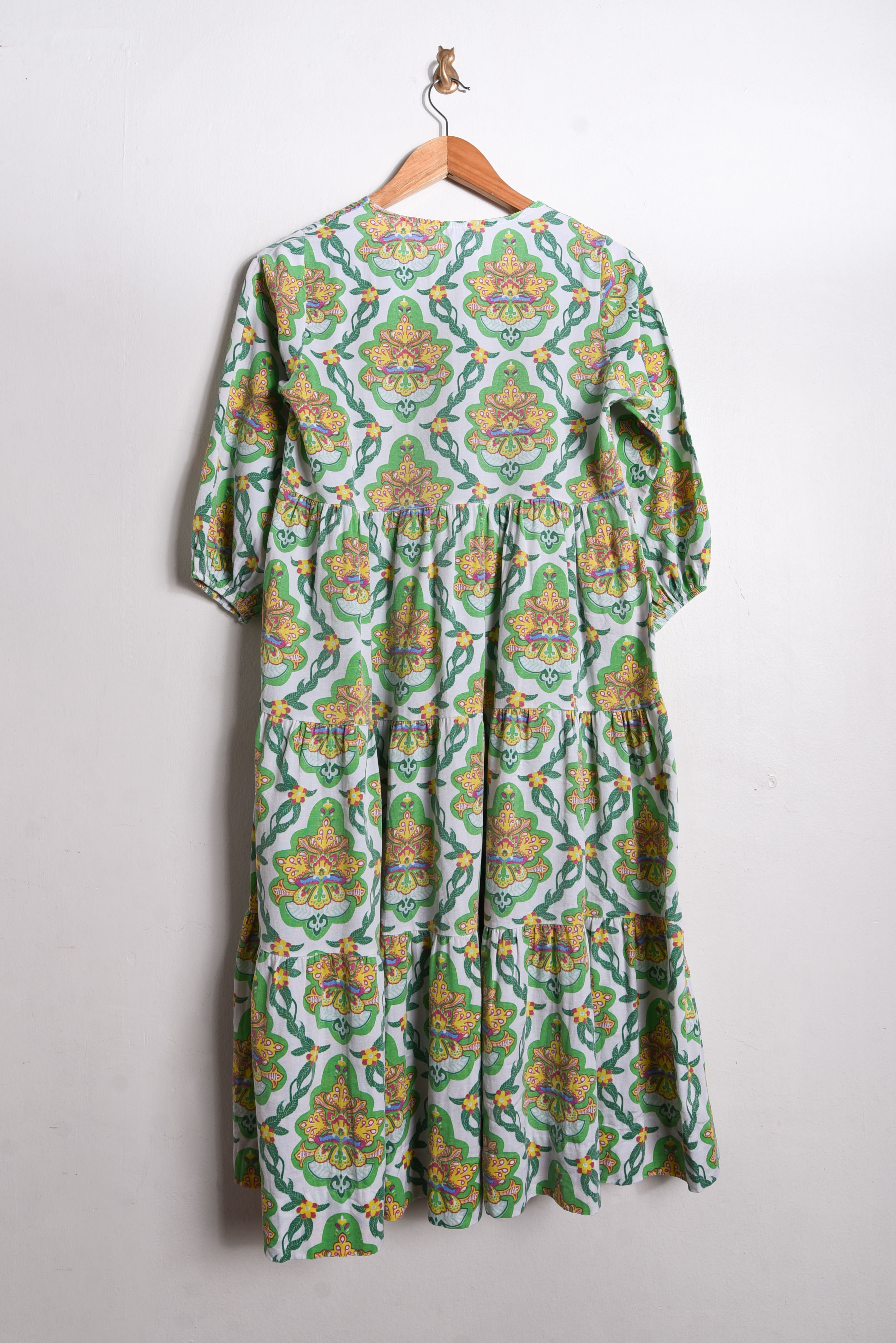 Vestido verde manga globo