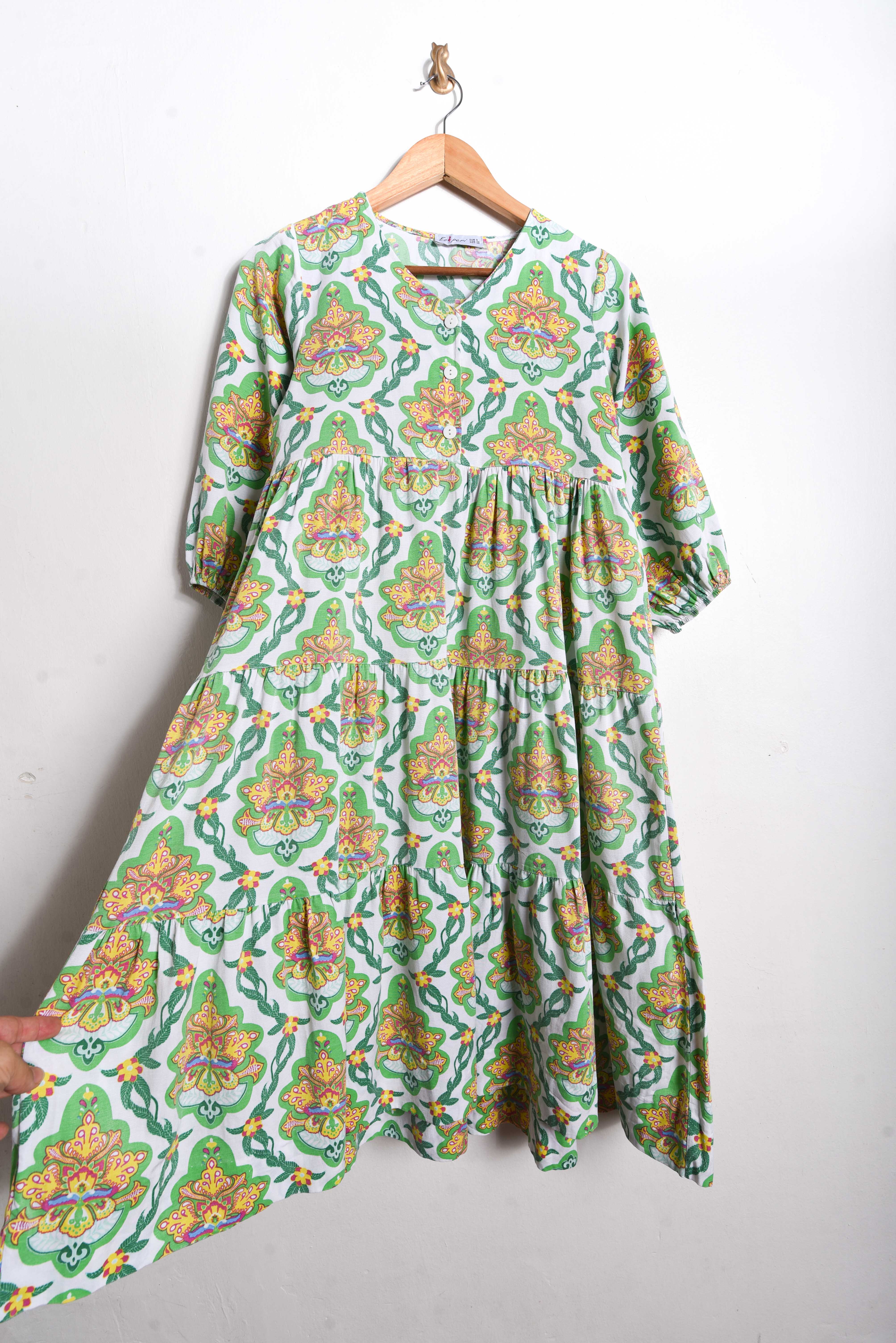 Vestido verde manga globo