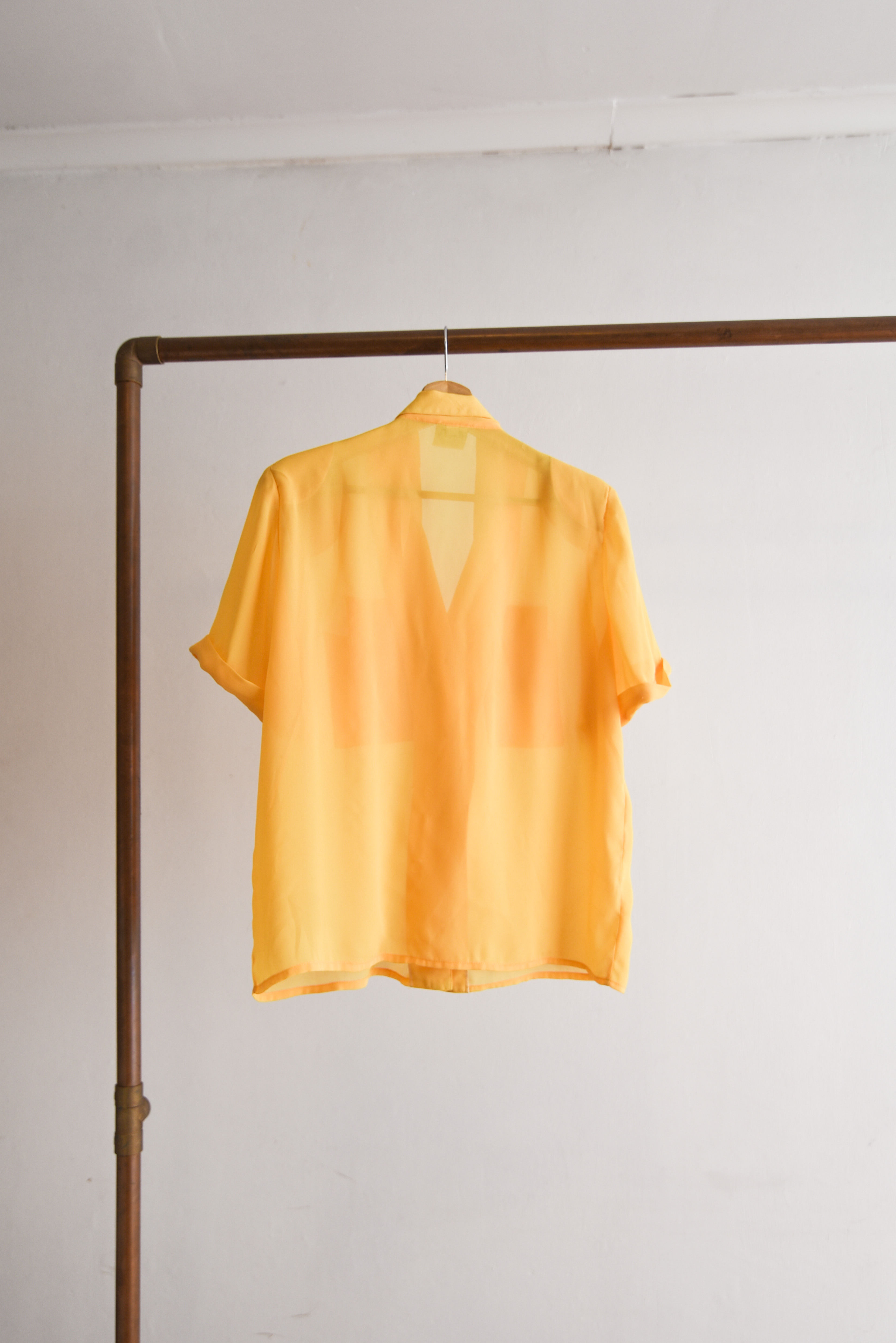 Blusa amarilla Fendi