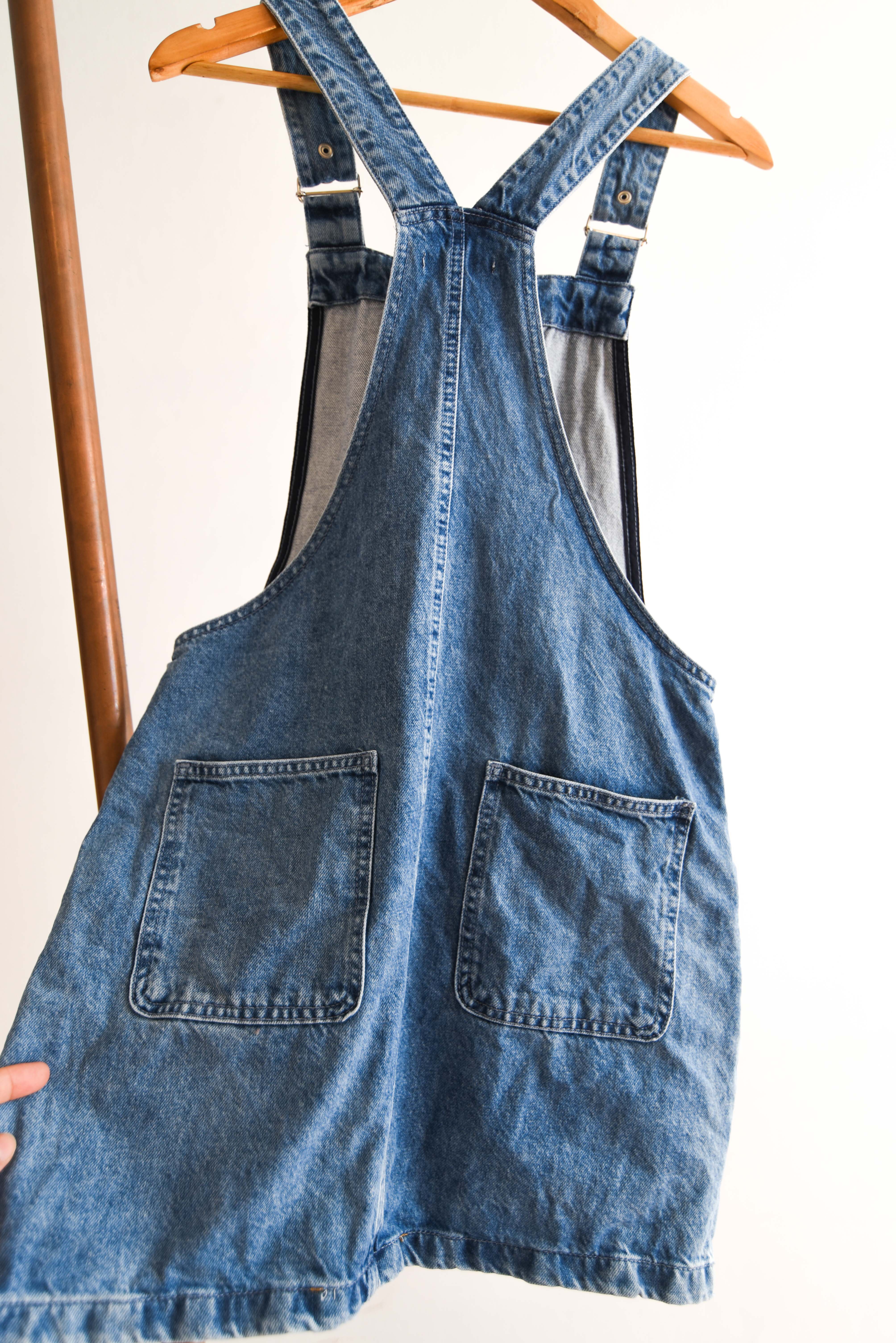 Vestido denim broches