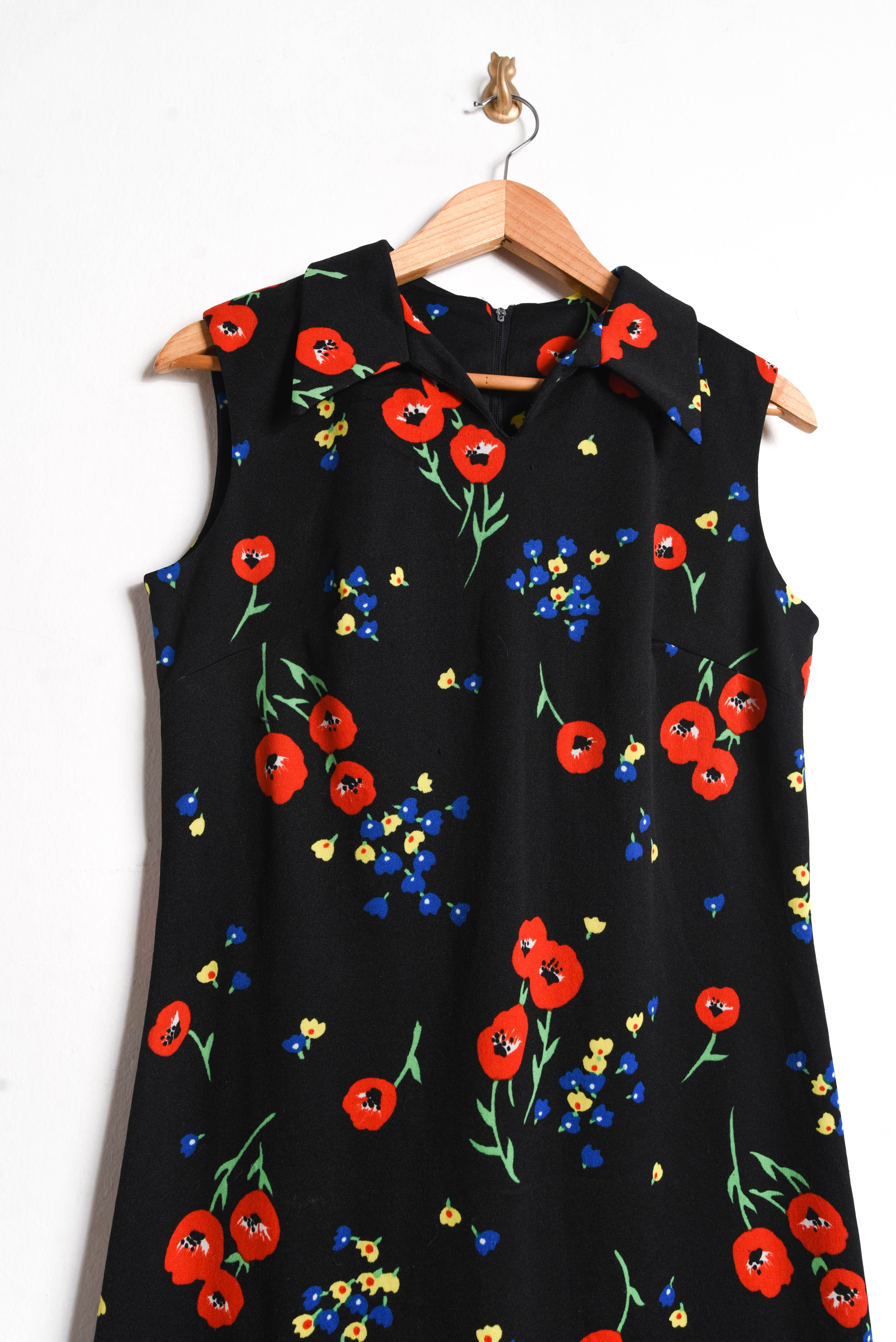 Vestido negro floral 70s