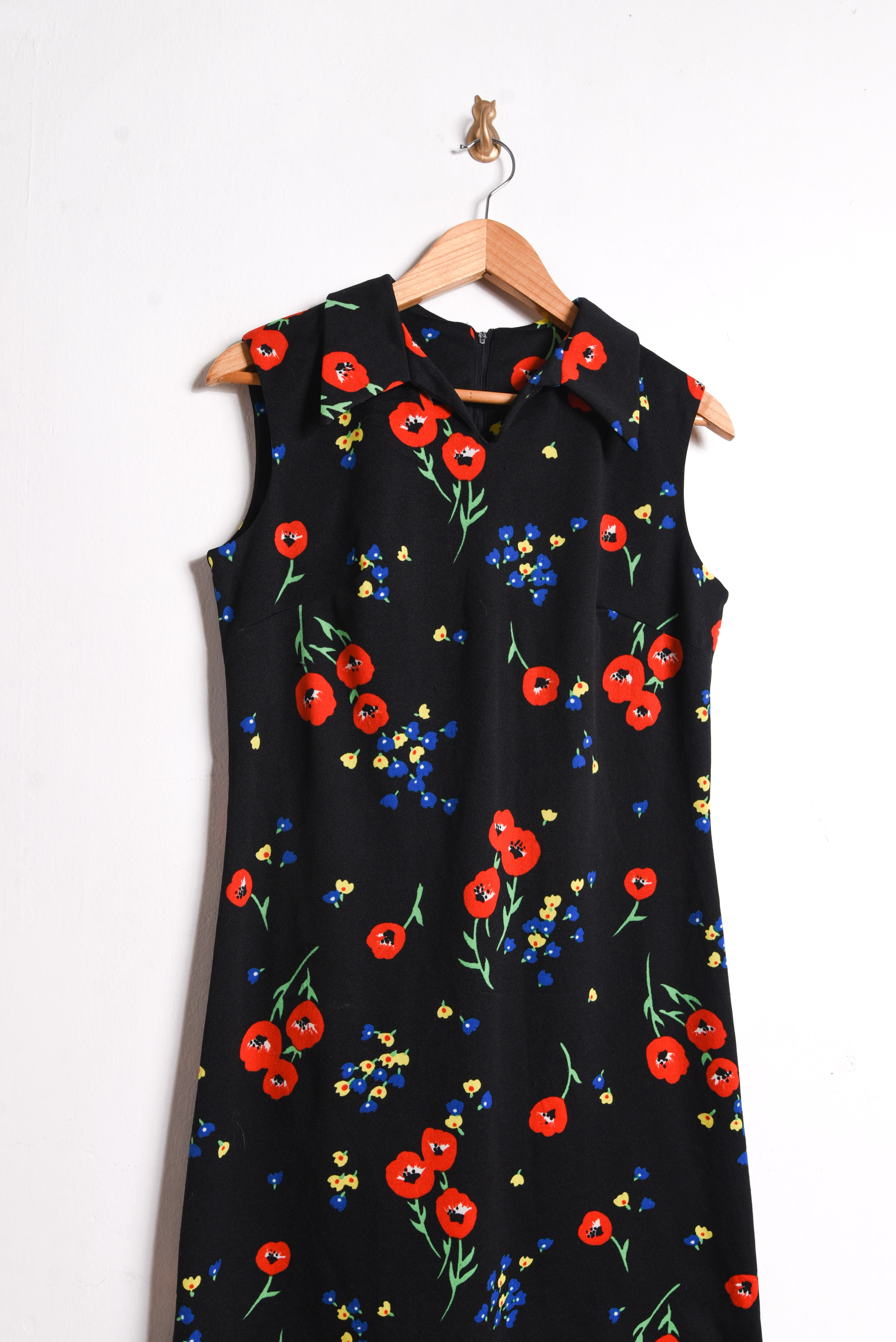 Vestido negro floral 70s