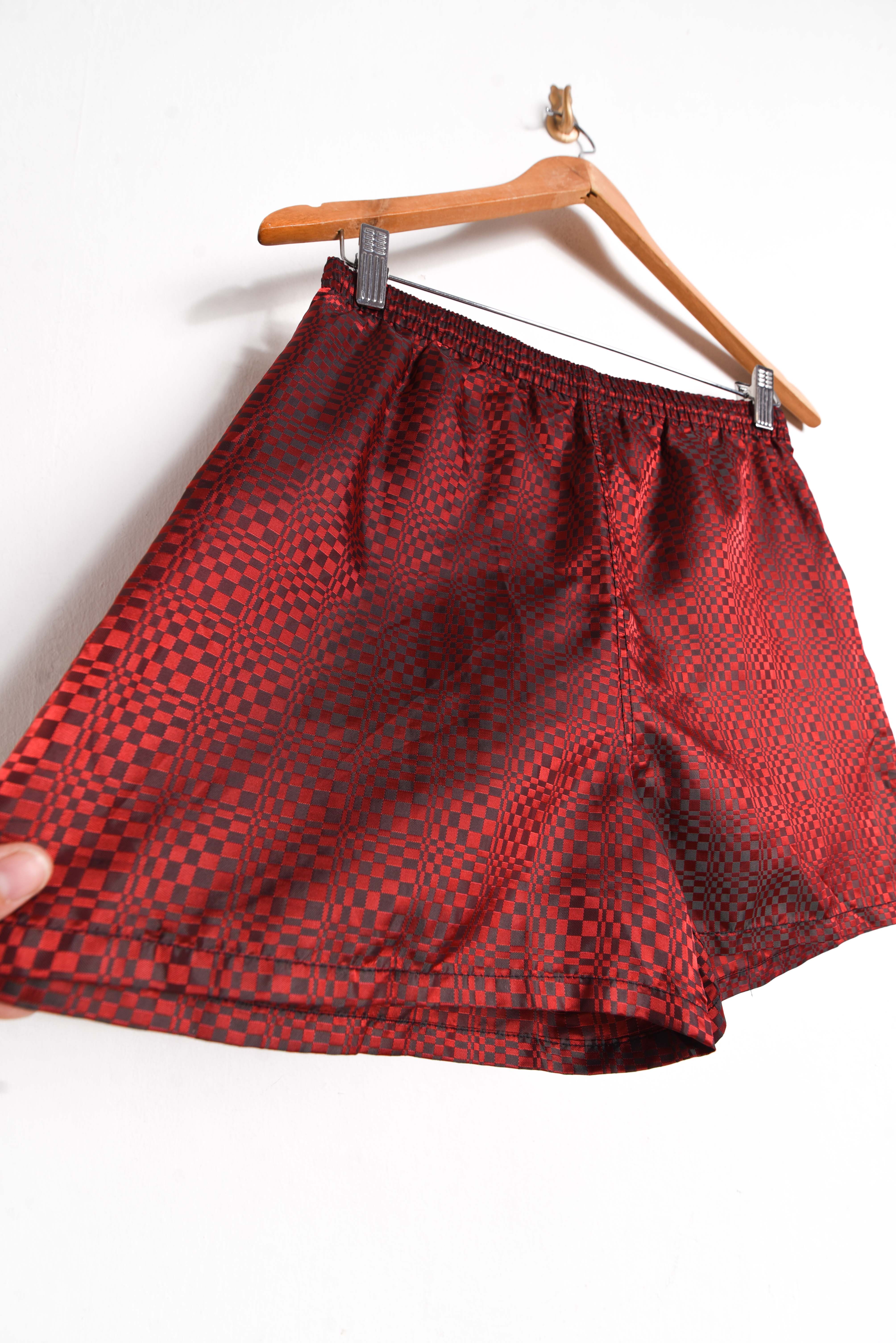 Short sporty cuadritos satinados